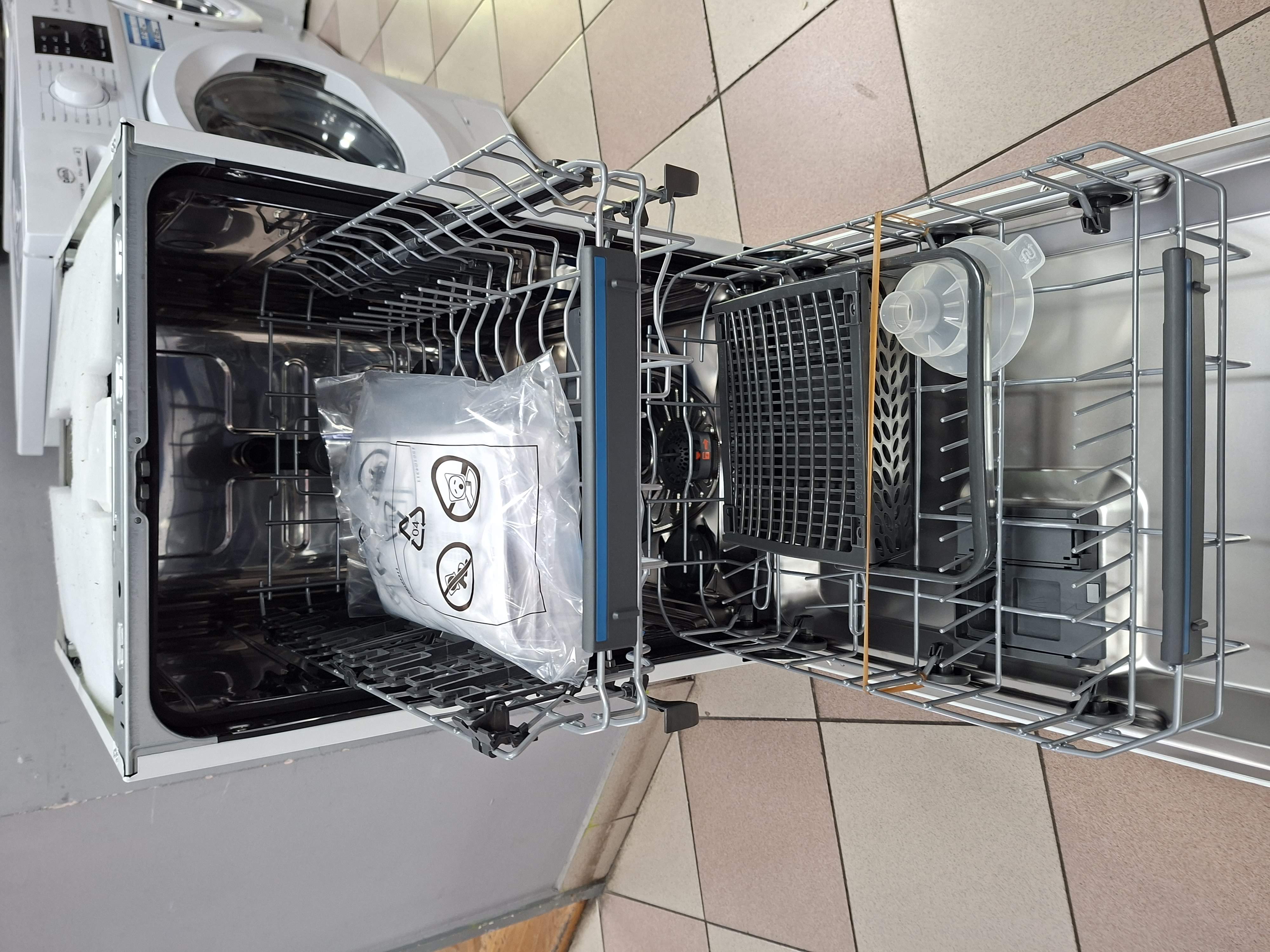 Sudo mašina Electrolux ESS42220SW