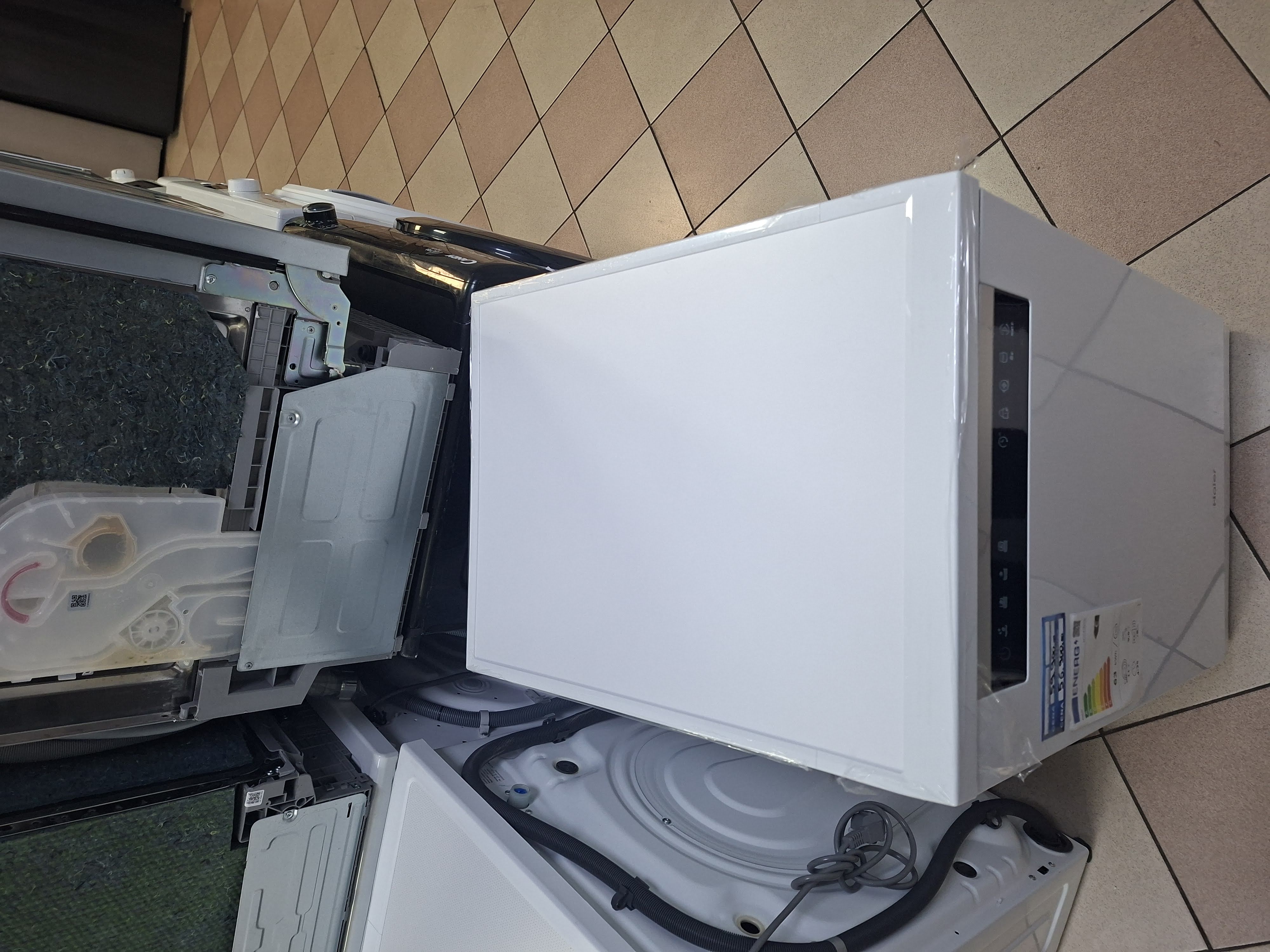 Sudo mašina Haier XF1C3TB1FW,11 kompleta