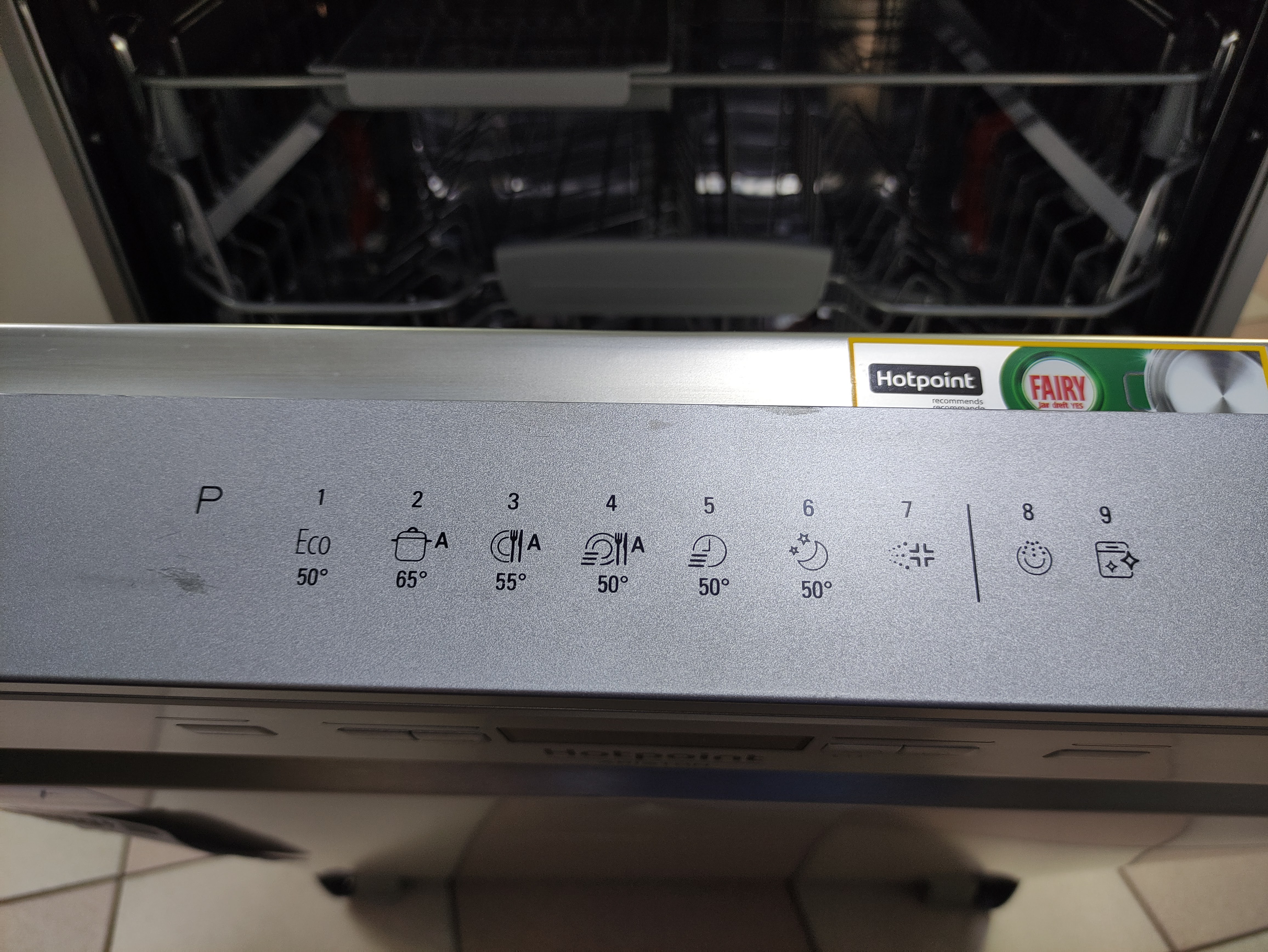 Sudo mašina Hotpoint Ariston HFC 3C26 CW X, 14kompleta