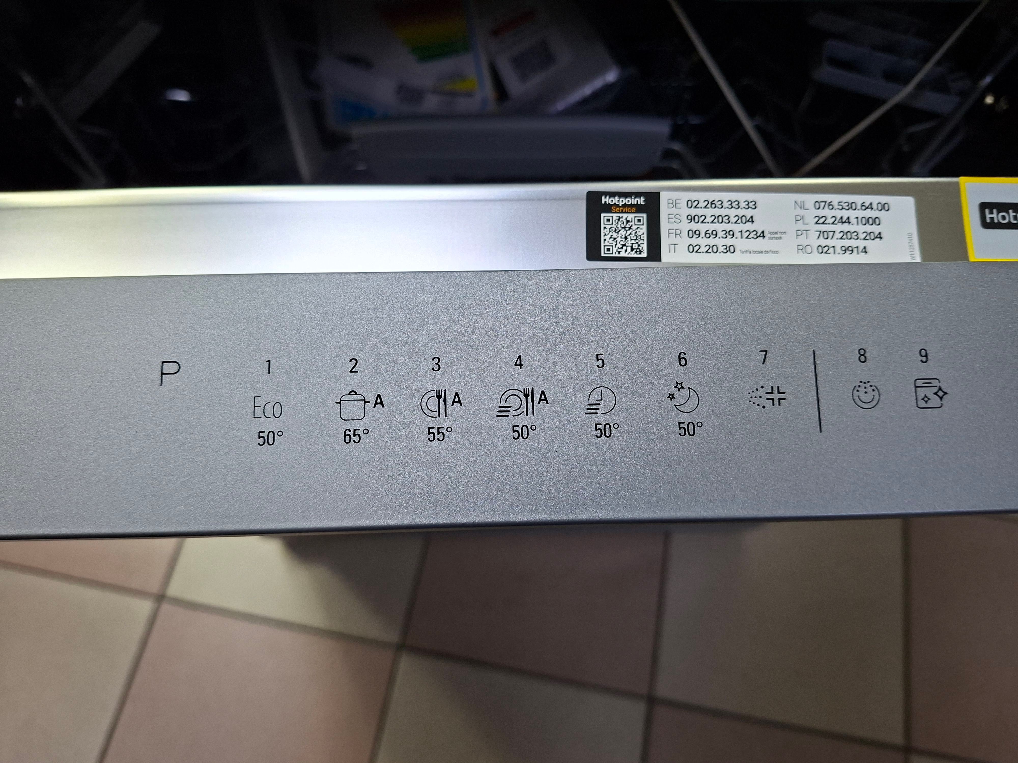 Sudo mašina Hotpoint Ariston HFC 3C41 CW X , 14kompleta