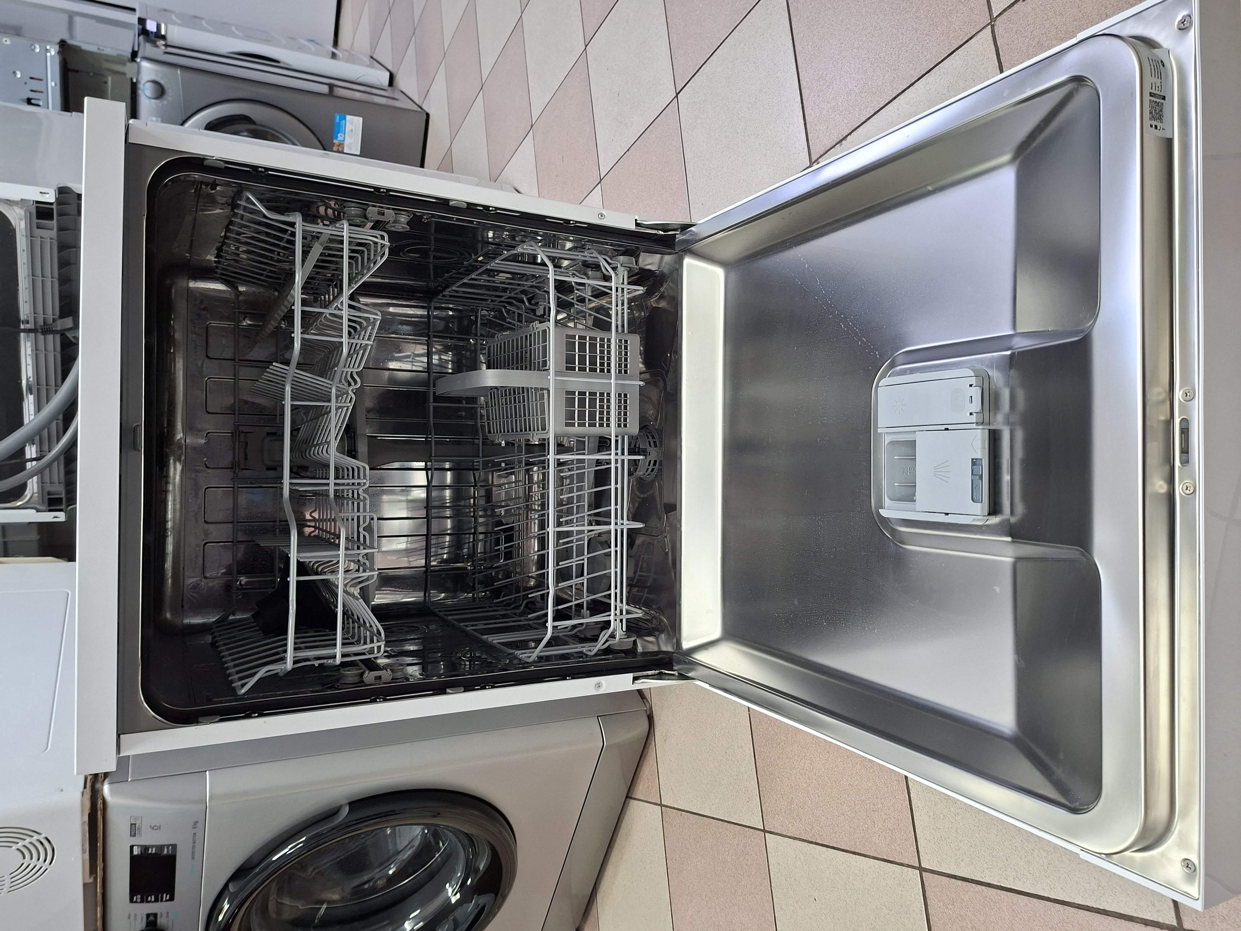 Sudo mašina Indesit IN2FE13DT9W , 13 kompleta.