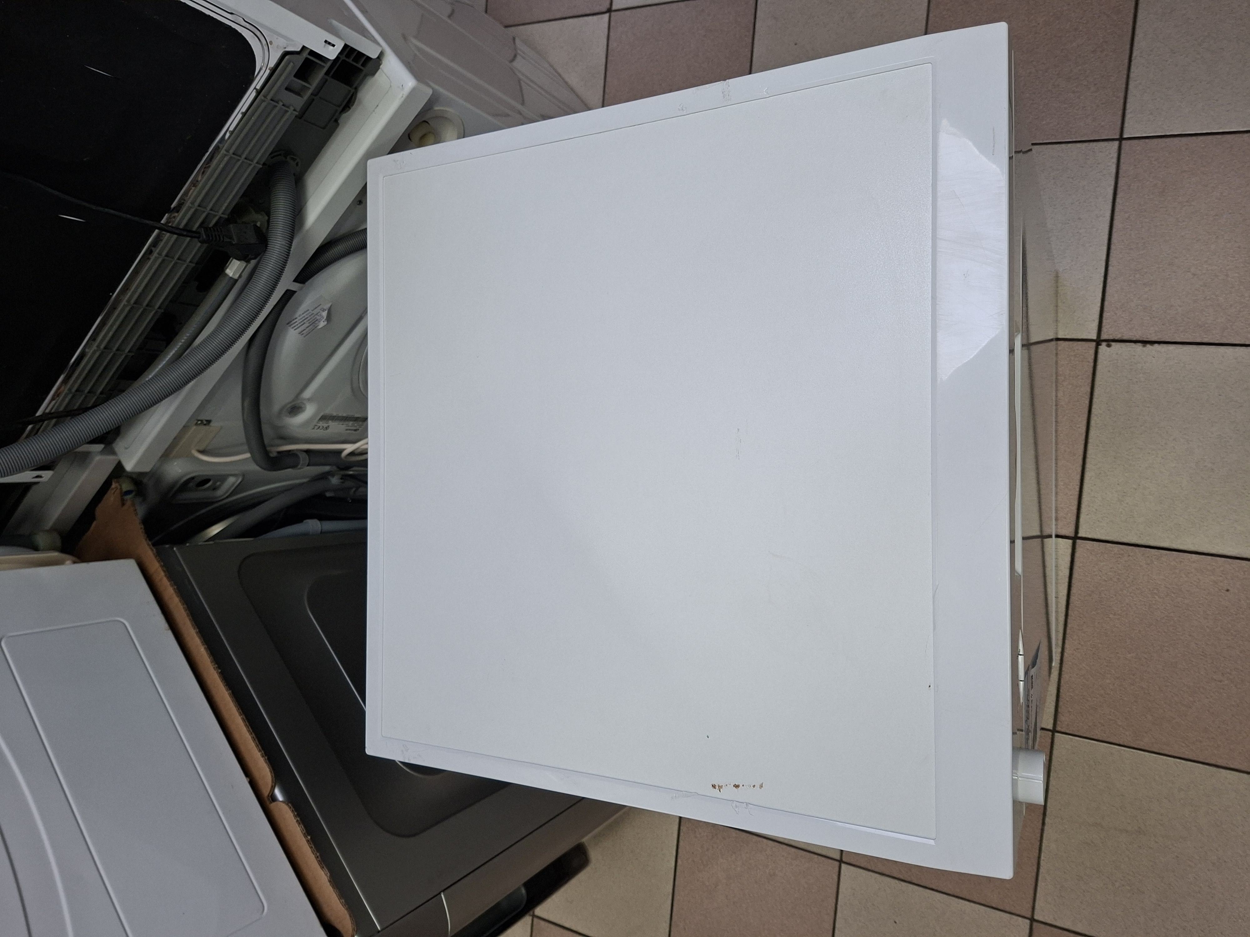 Sudo mašina Indesit IN2FE13DT9W , 13 kompleta.