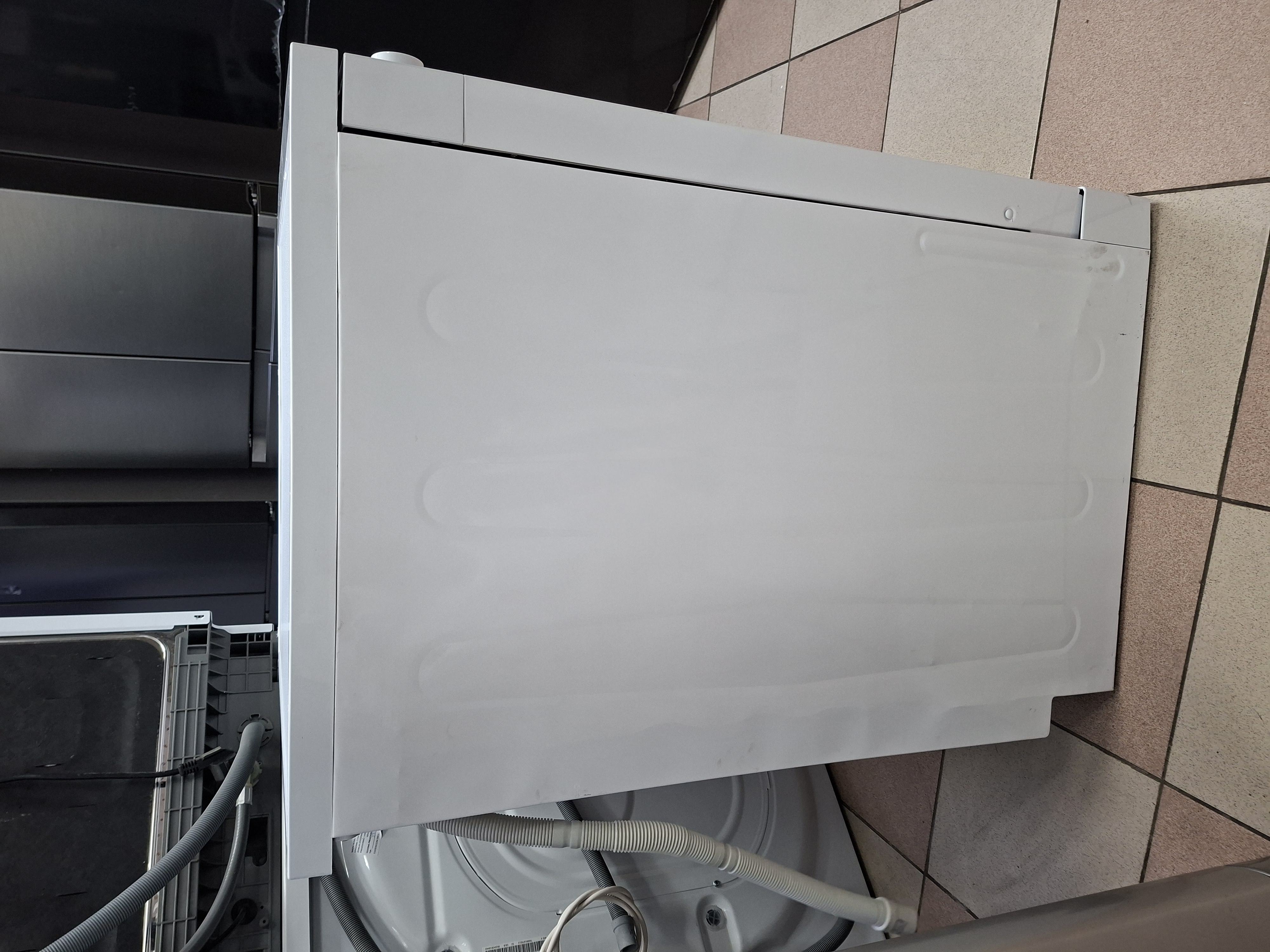 Sudo mašina Indesit IN2FE13DT9W , 13 kompleta.