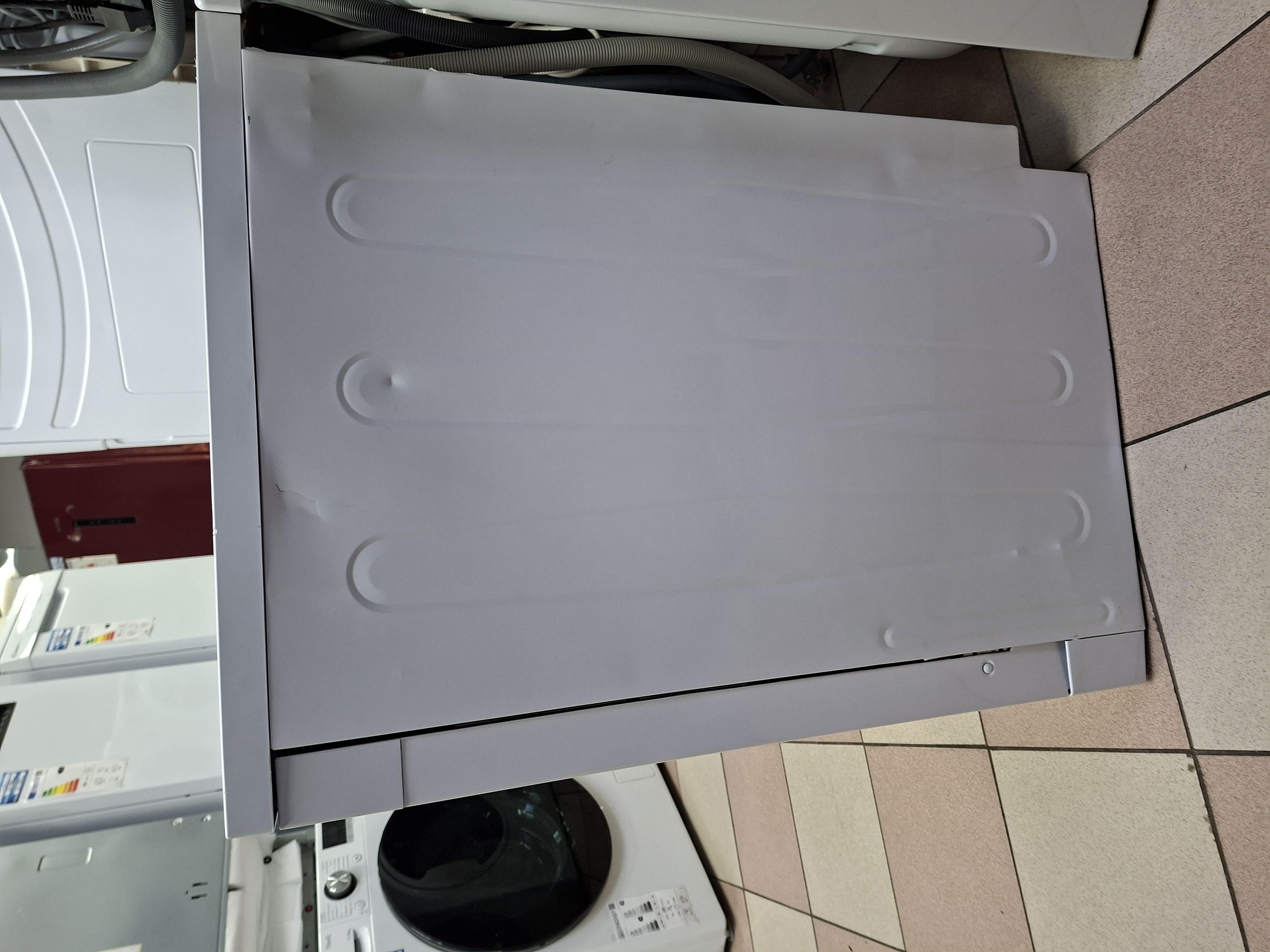 Sudo mašina Indesit IN2FE13DT9W , 13 kompleta.