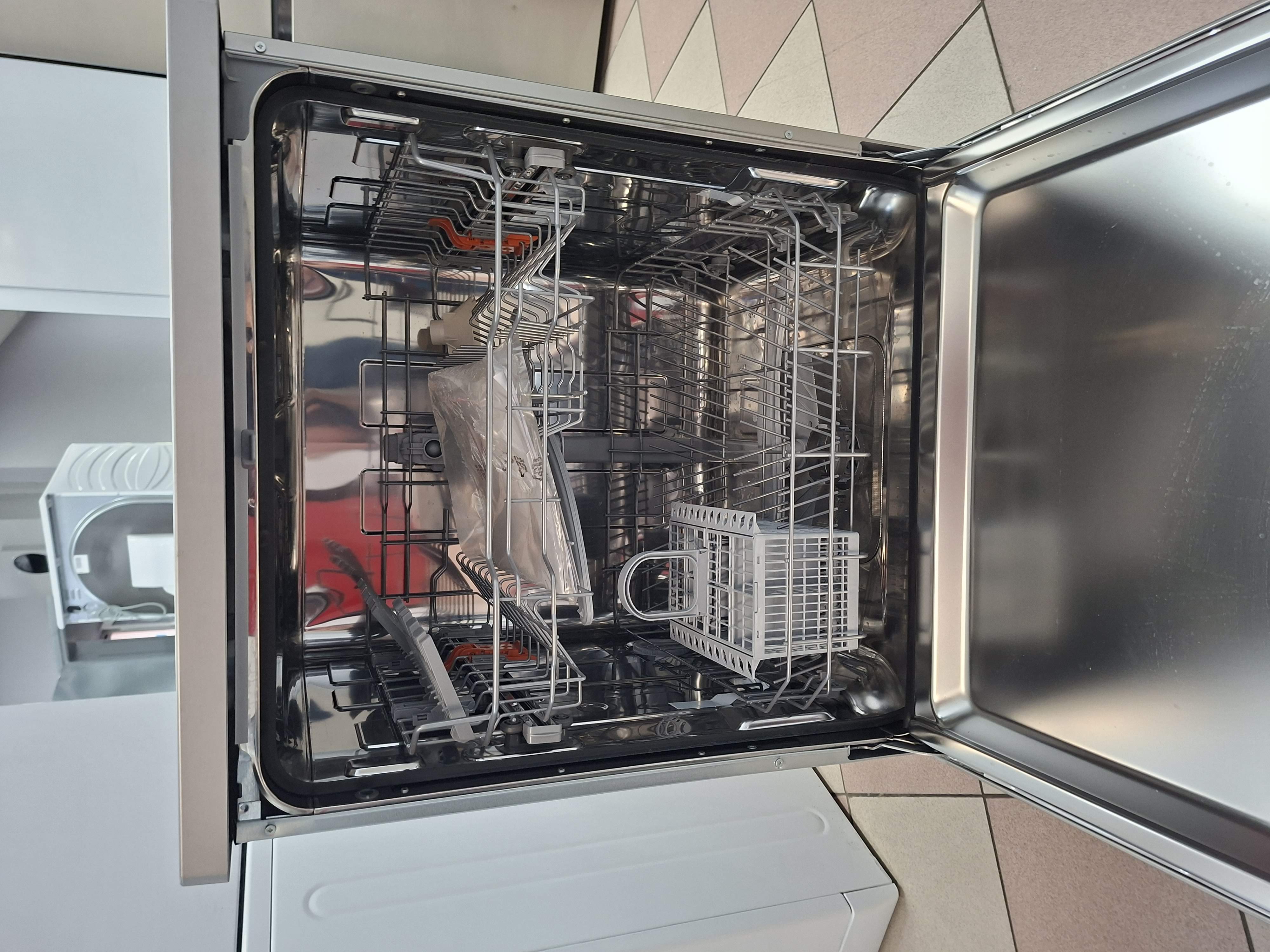 Sudo mašina Hotpoint Ariston H2F HL626 X, 14 kompleta