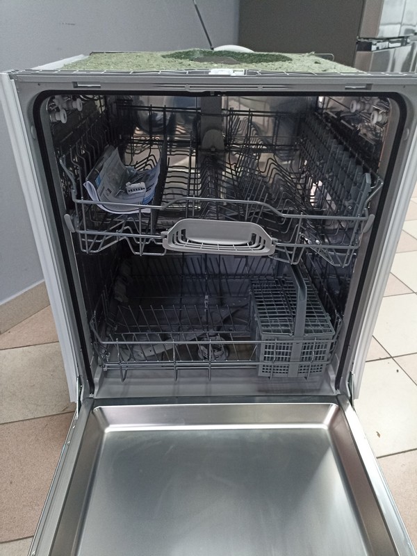 Sudo mašina Siemens SN43HS32UE  , 12 Kompleta