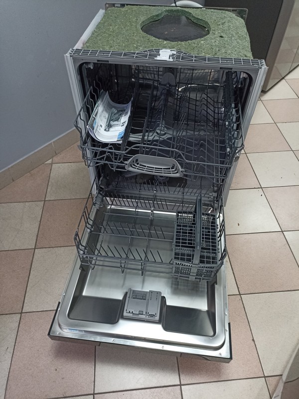 Sudo mašina Siemens SN43HS32UE  , 12 Kompleta