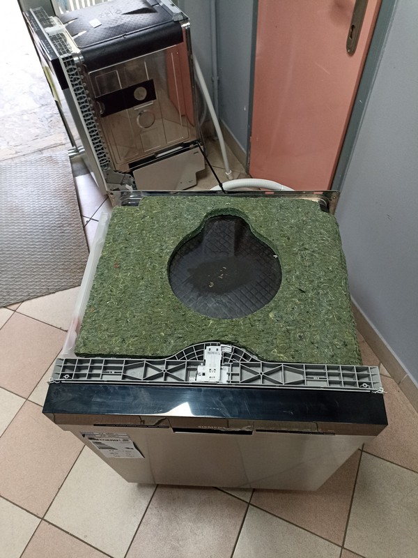 Sudo mašina Siemens SN43HS32UE  , 12 Kompleta
