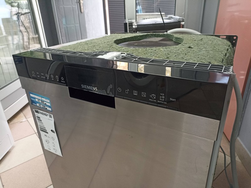 Sudo mašina Siemens SN43HS32UE  , 12 Kompleta