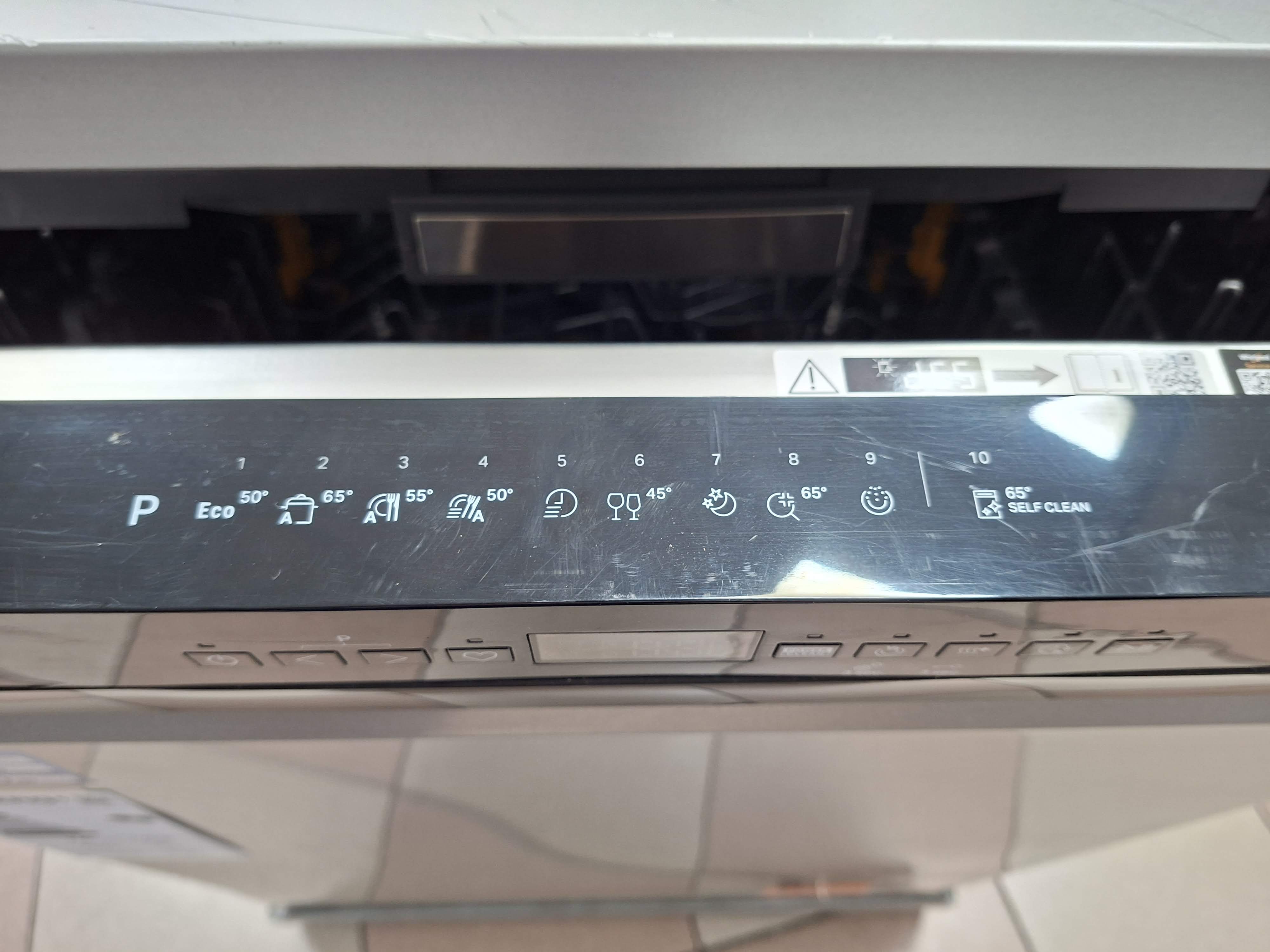 Sudo mašina Whirlpool W7F HP43 X, 15 kompleta
