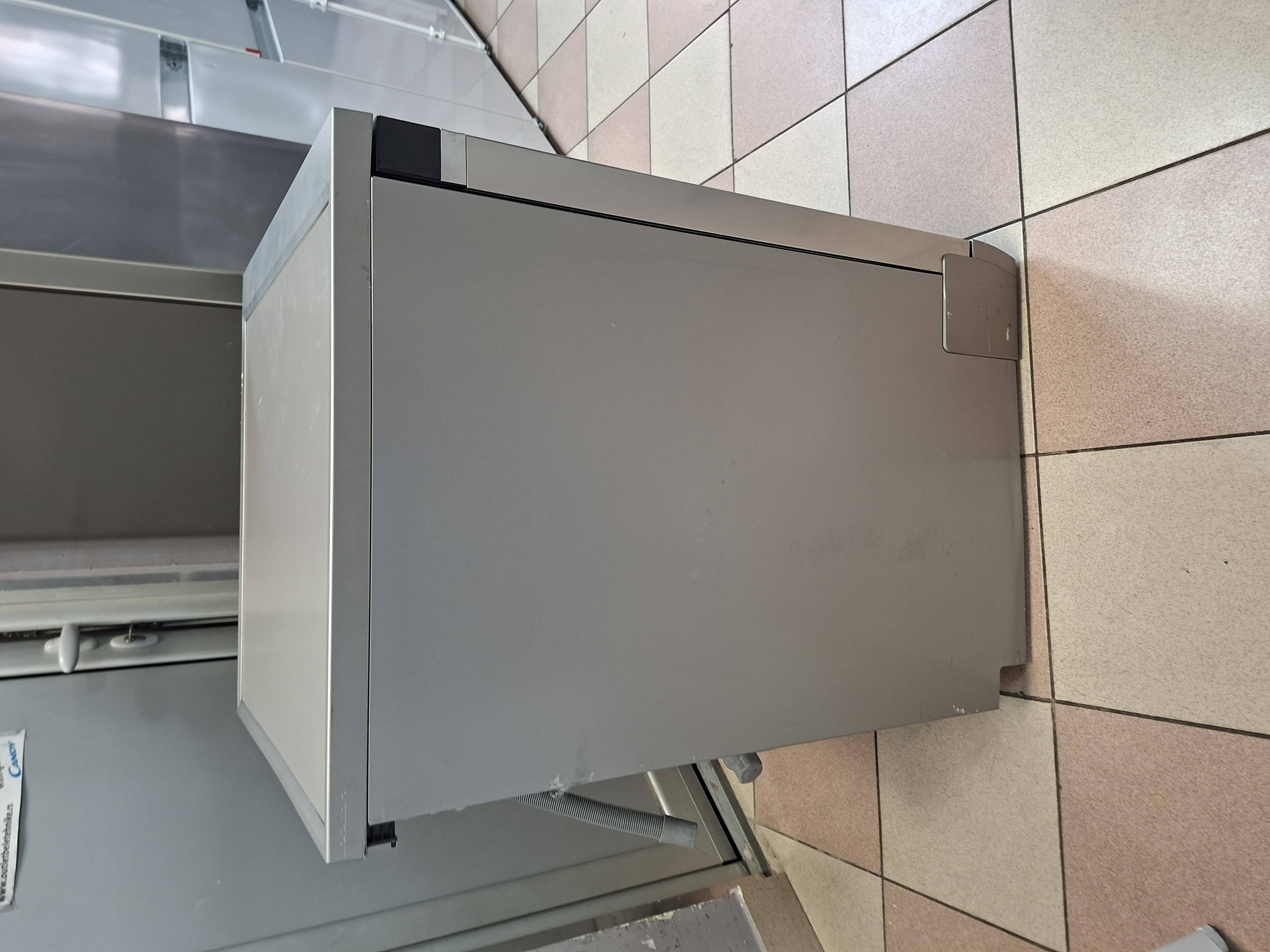 Sudo mašina Whirlpool W7F HS51 X , 15 kompleta