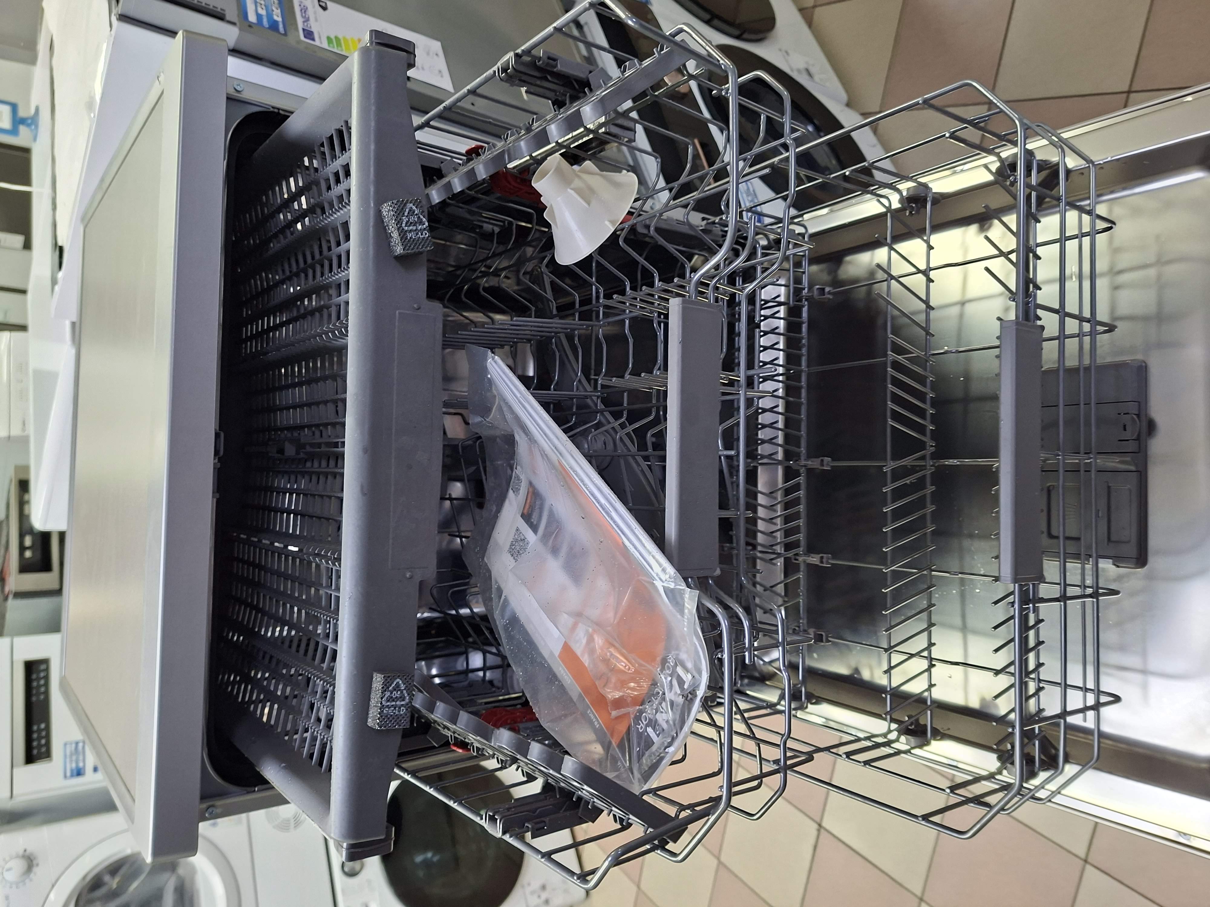 Sudo mašina Whirlpool WFC 3C26 P X, 14kompleta