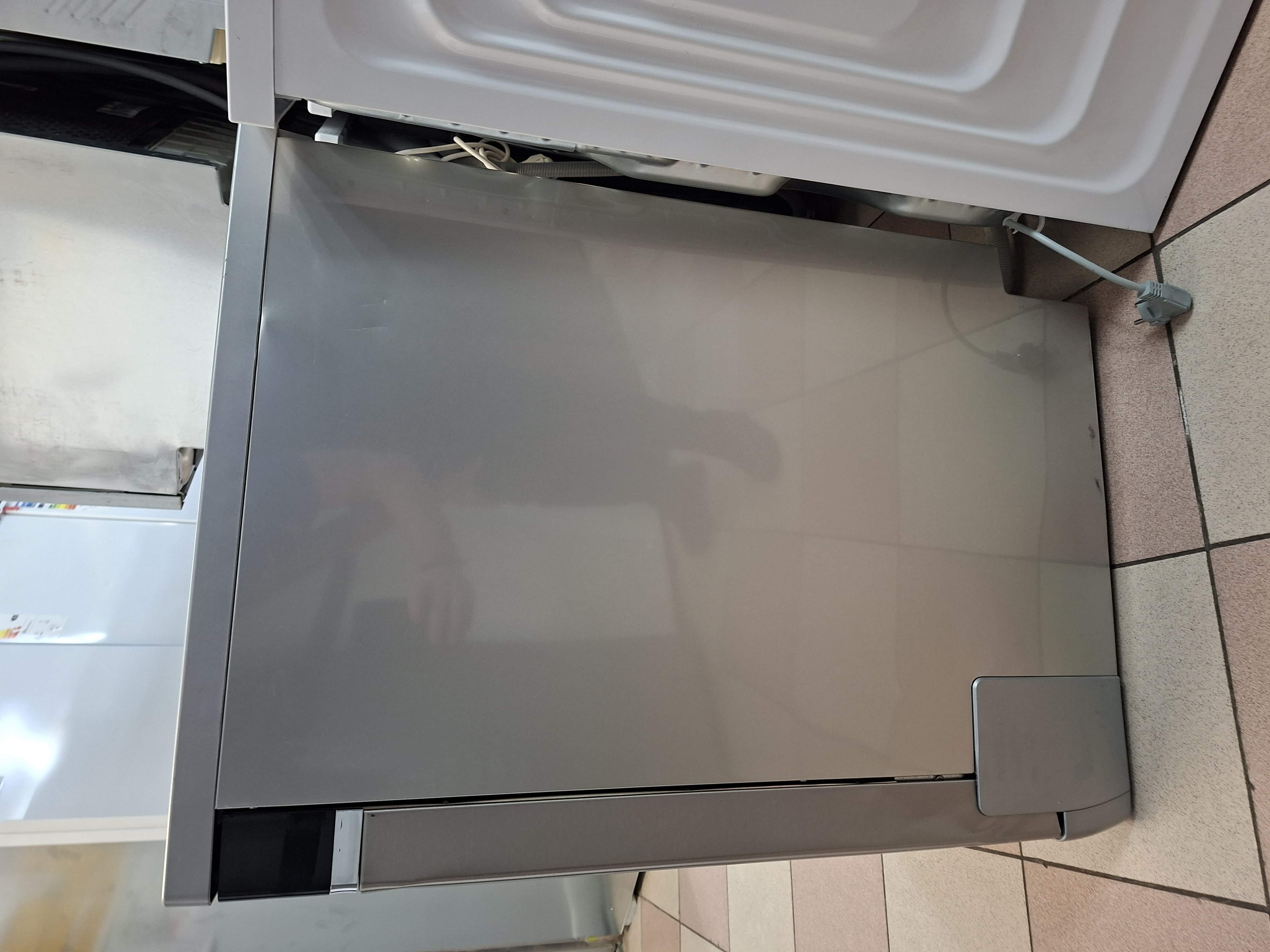 Sudo mašina Whirlpool WFO 3O41 PL X,  14kompleta