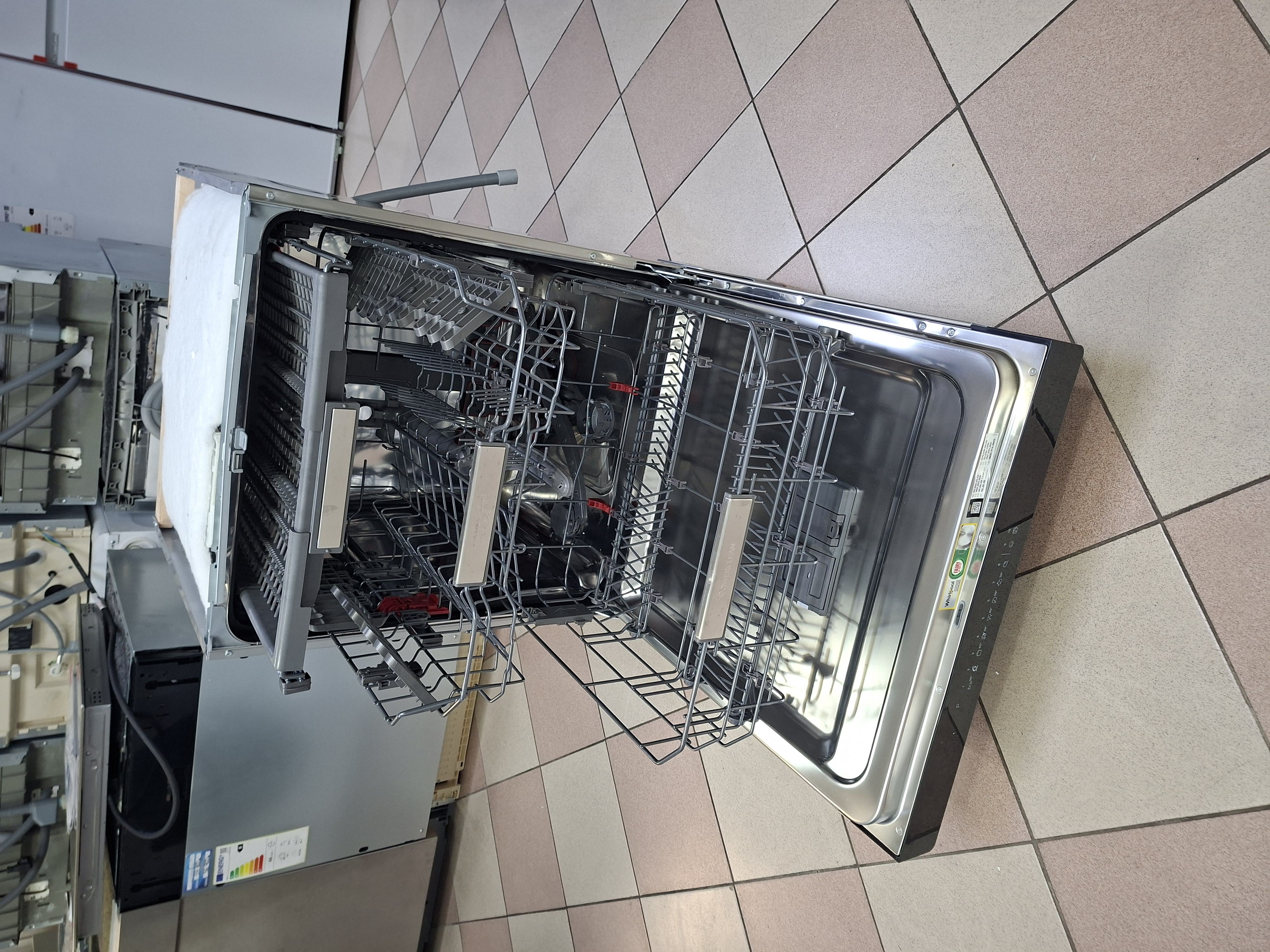 Sudo mašina Whirlpool WFO 3O41 PL X,  14kompleta