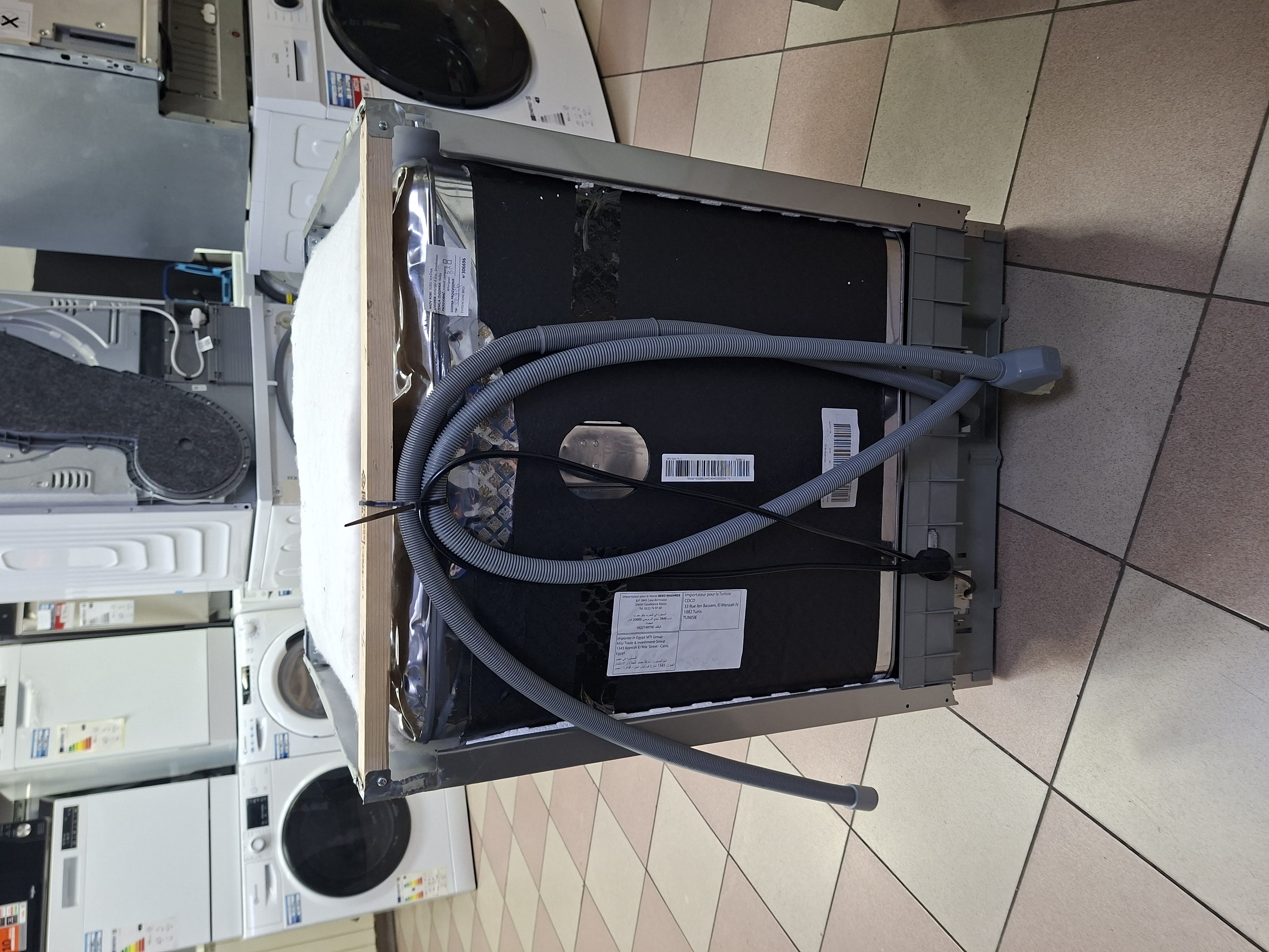 Sudo mašina Whirlpool WFO 3O41 PL X,  14kompleta