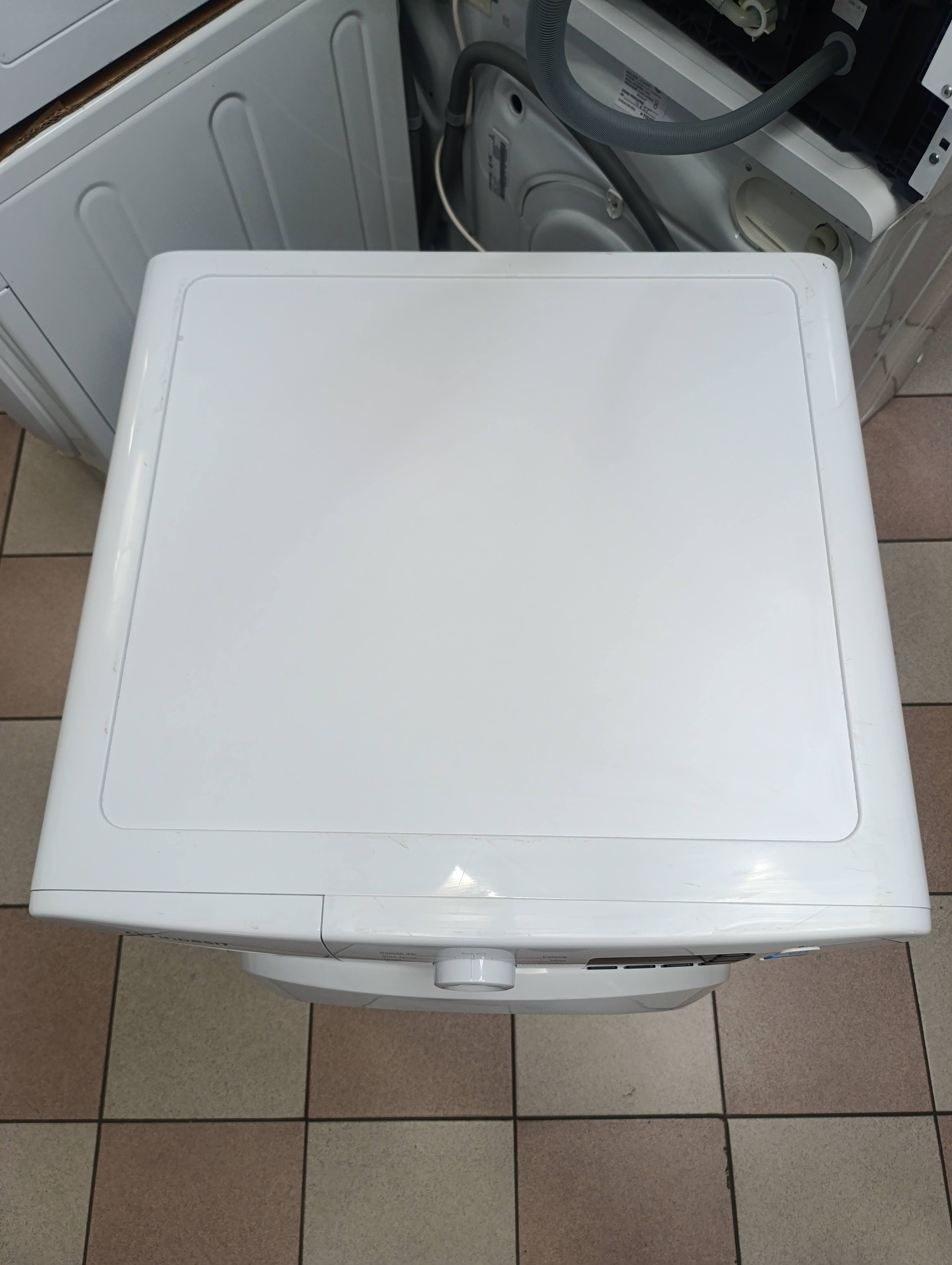Sušara Indesit YT M11 82 X IT R, 8kg