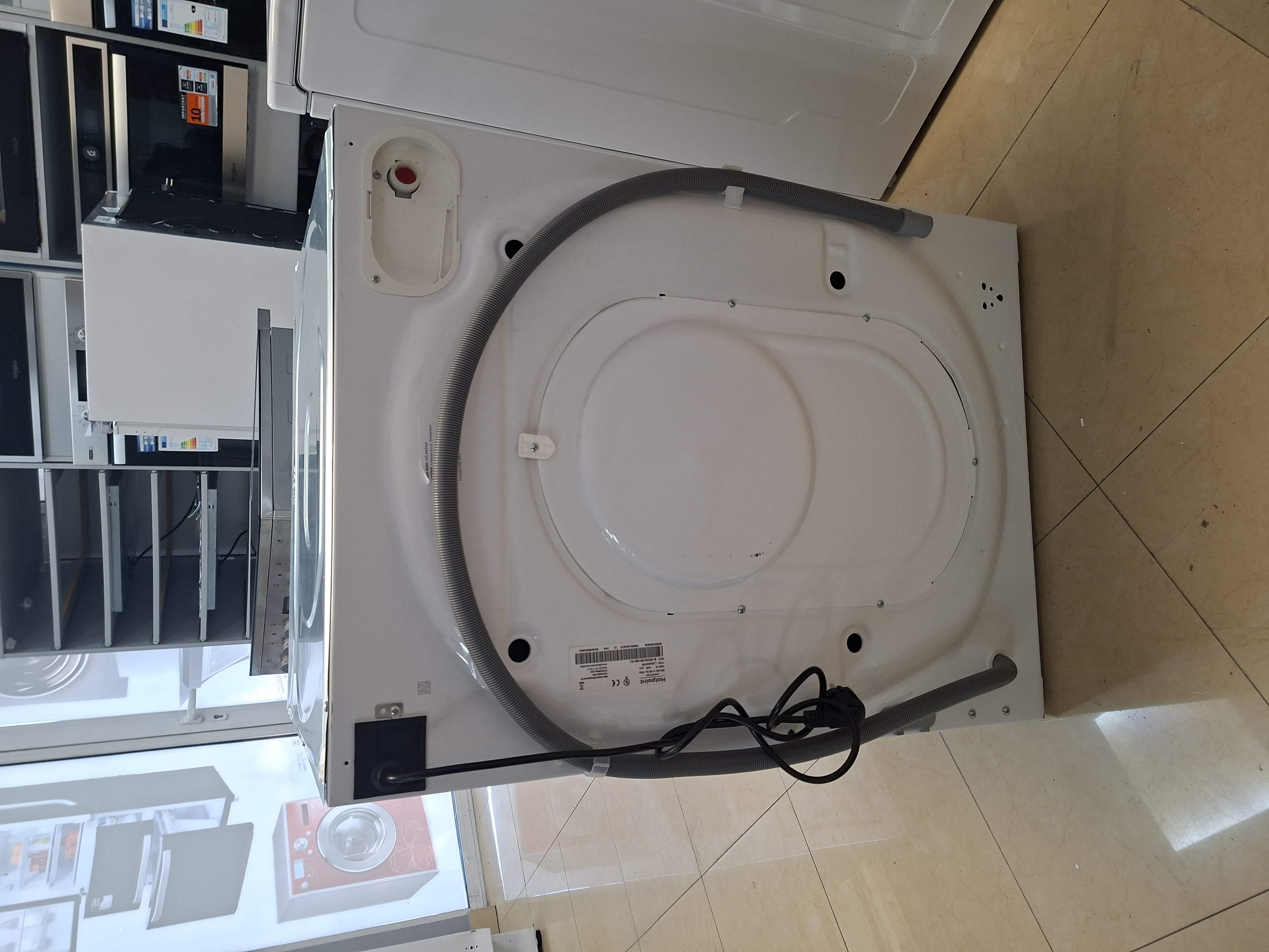 Ugradna mašina za pranje i sušenje Hotpoint  Ariston BI WDHG 861485 EU , 8+6 kg.