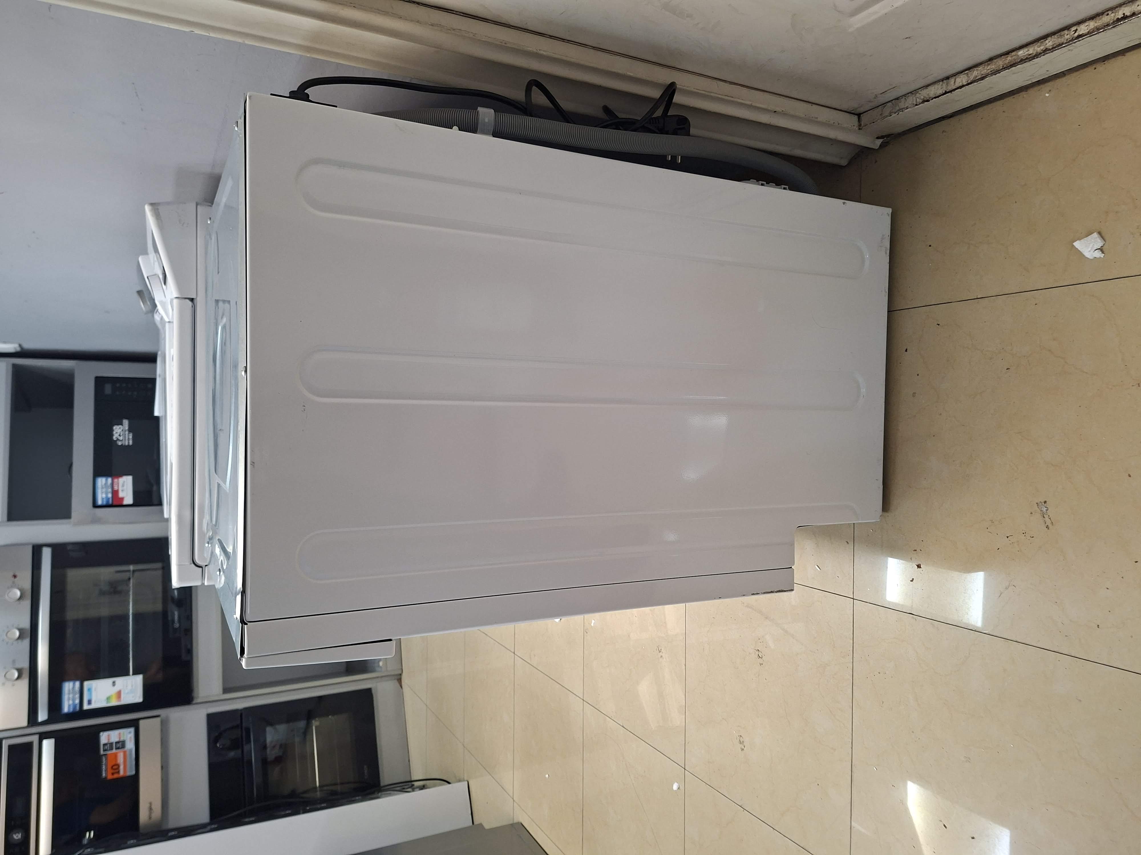 Ugradna mašina za pranje i sušenje Hotpoint  Ariston BI WDHG 861485 EU , 8+6 kg.