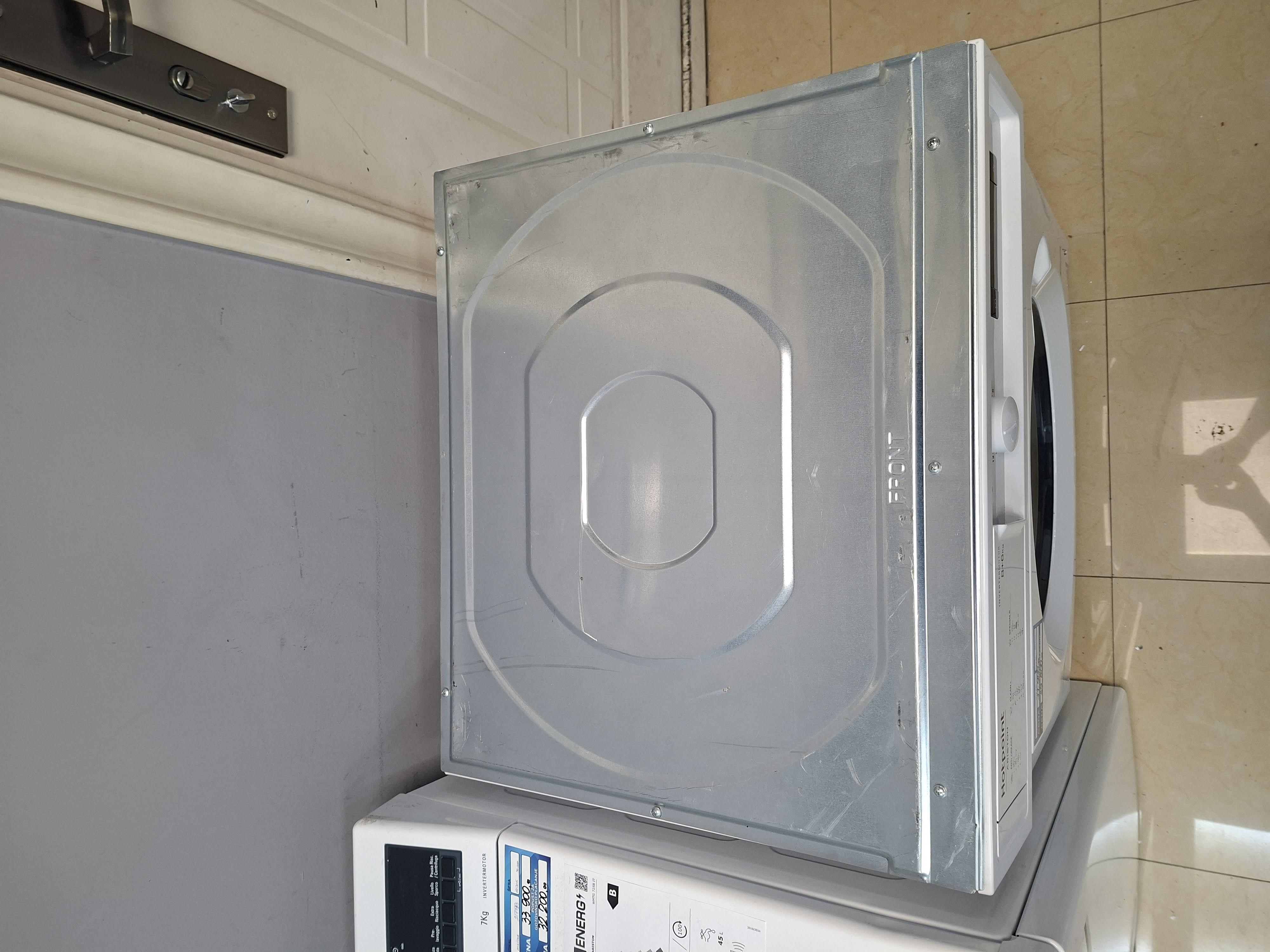 Ugradna mašina za pranje i sušenje Hotpoint  Ariston BI WDHG 861485 EU , 8+6 kg.