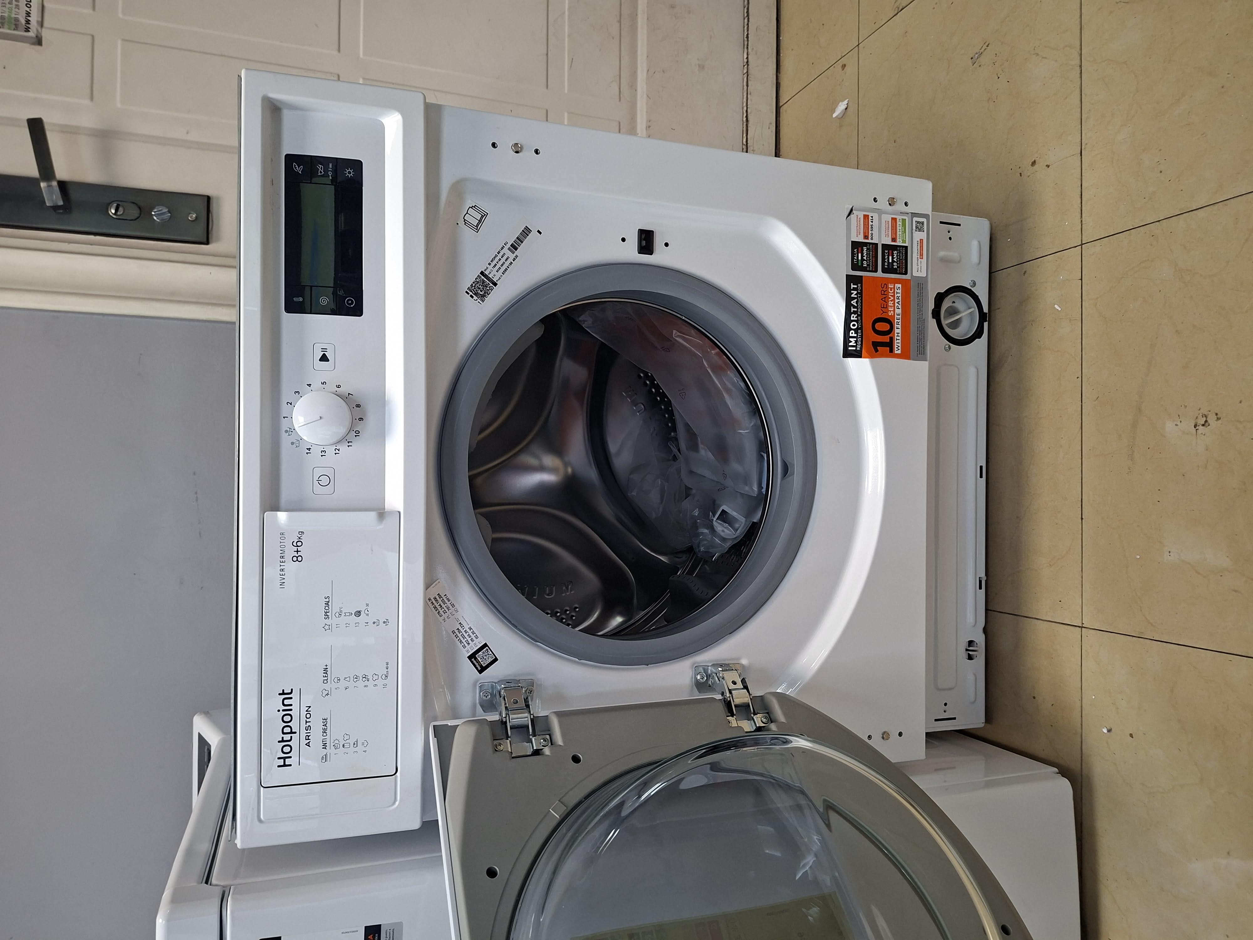 Ugradna mašina za pranje i sušenje Hotpoint  Ariston BI WDHG 861485 EU , 8+6 kg.