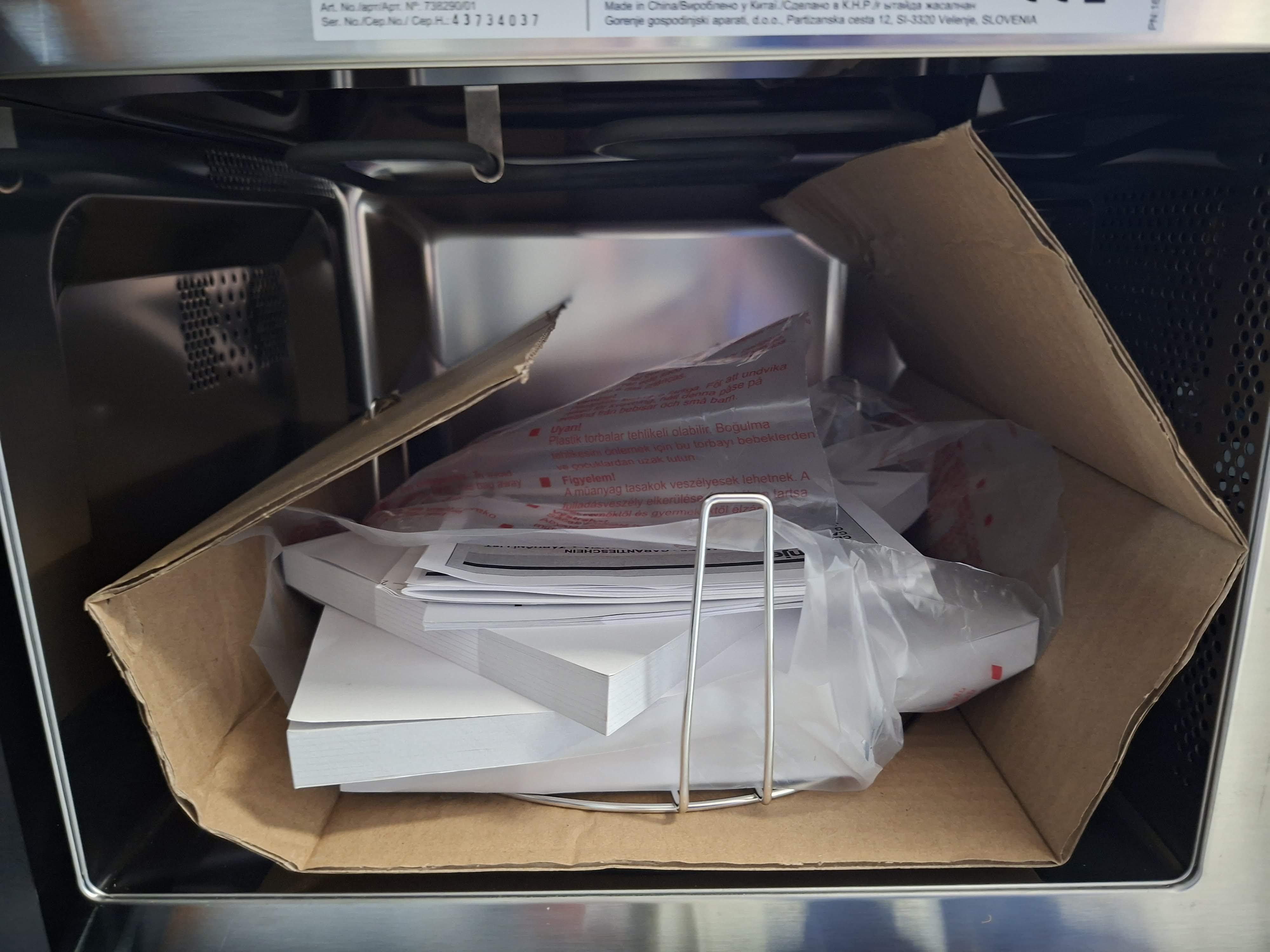 Ugradna mikrotalasna Gorenje  BM 201 AG1BG