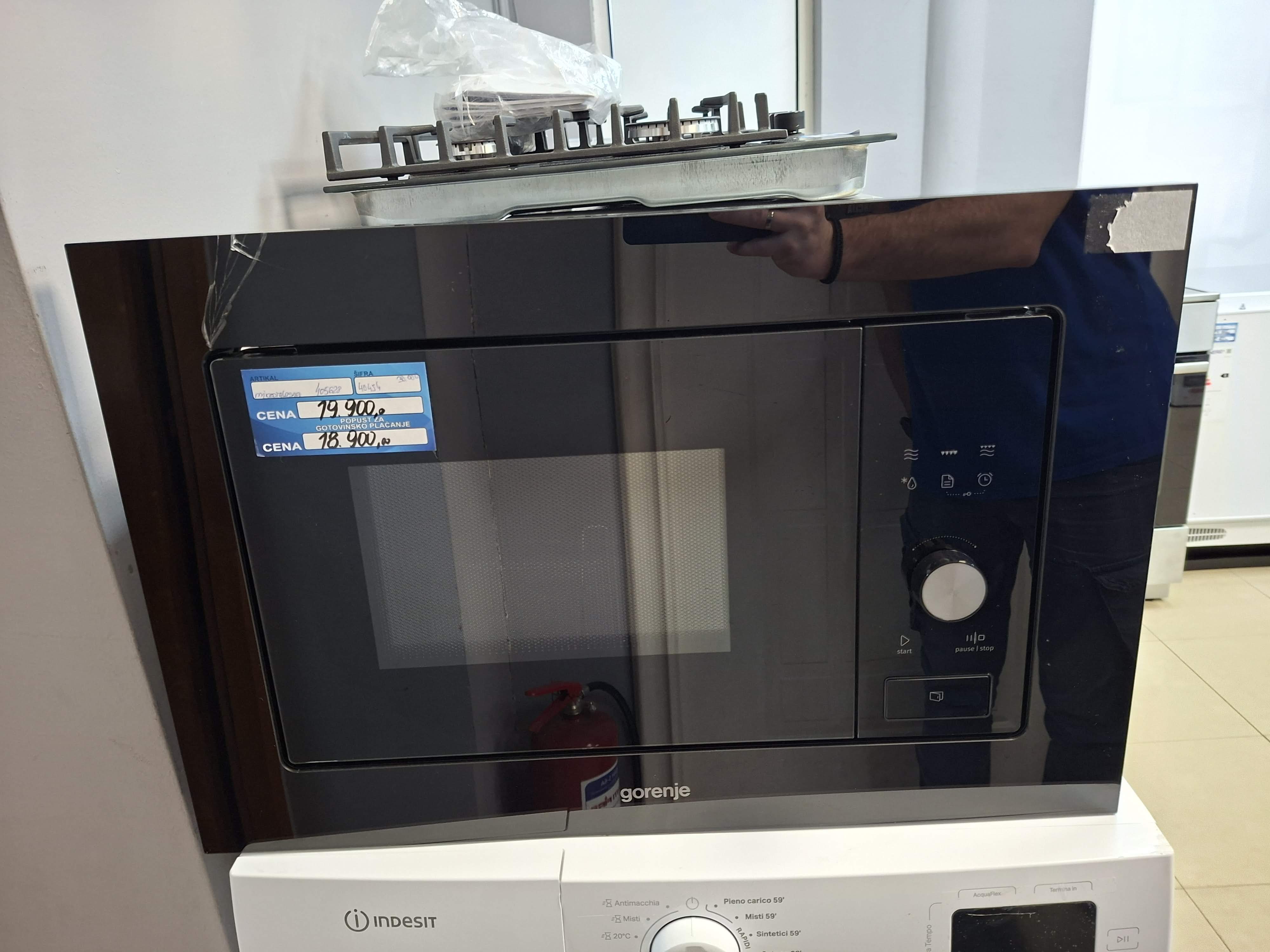 Ugradna mikrotalasna Gorenje  BM 201 AG1BG