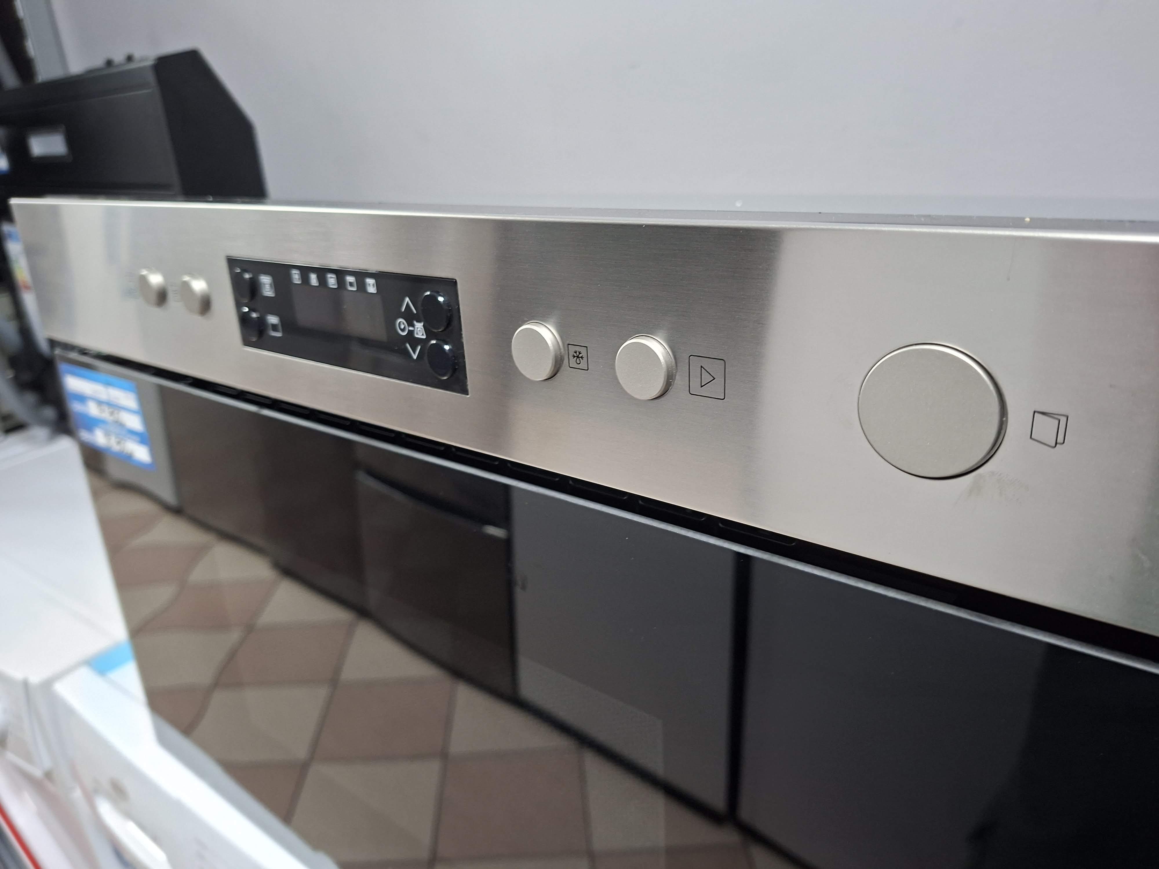 Ugradna mikrotalasna Hotpoint Ariston HAM K12C , 22l.