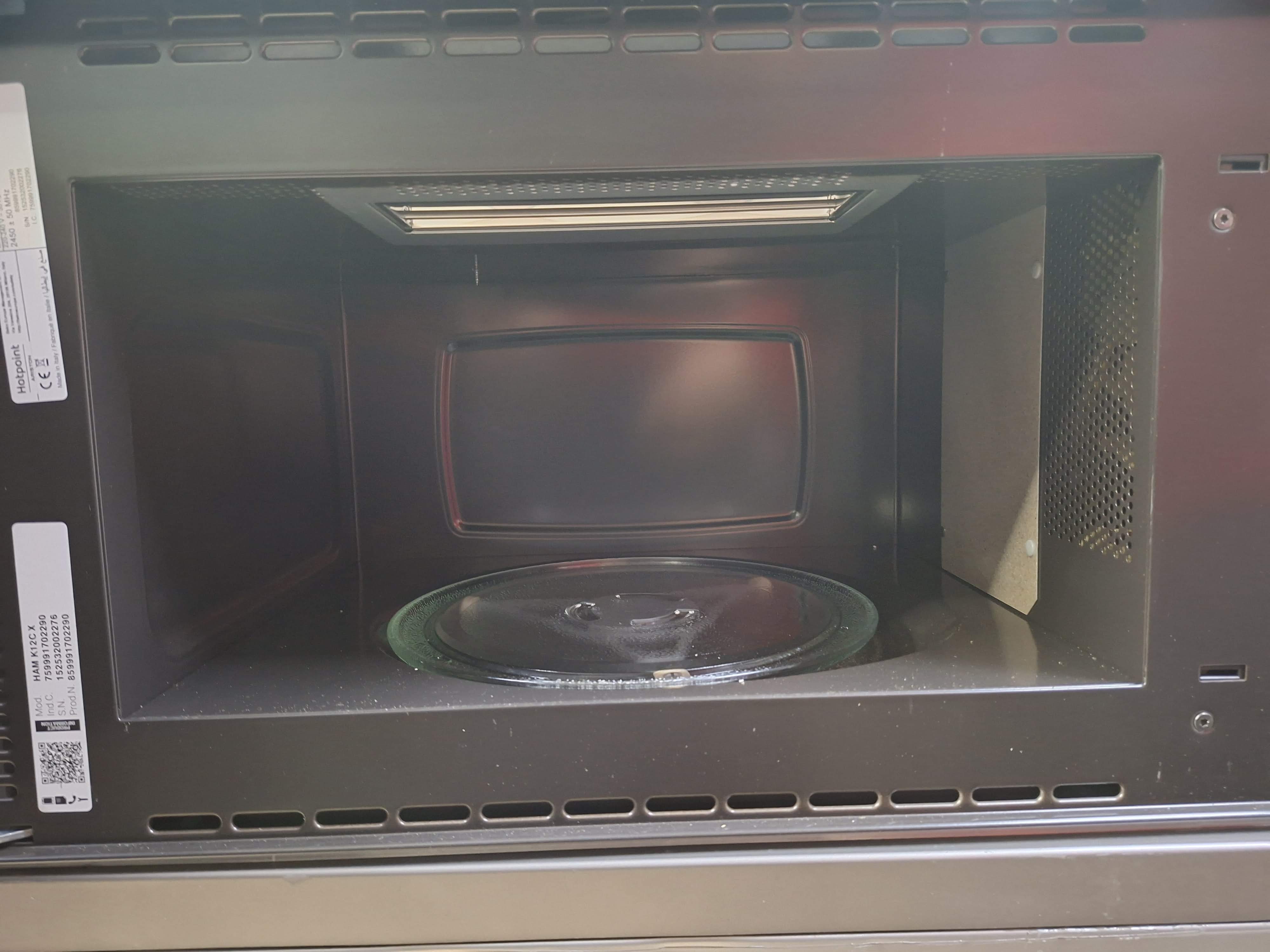 Ugradna mikrotalasna Hotpoint Ariston HAM K12C , 22l.