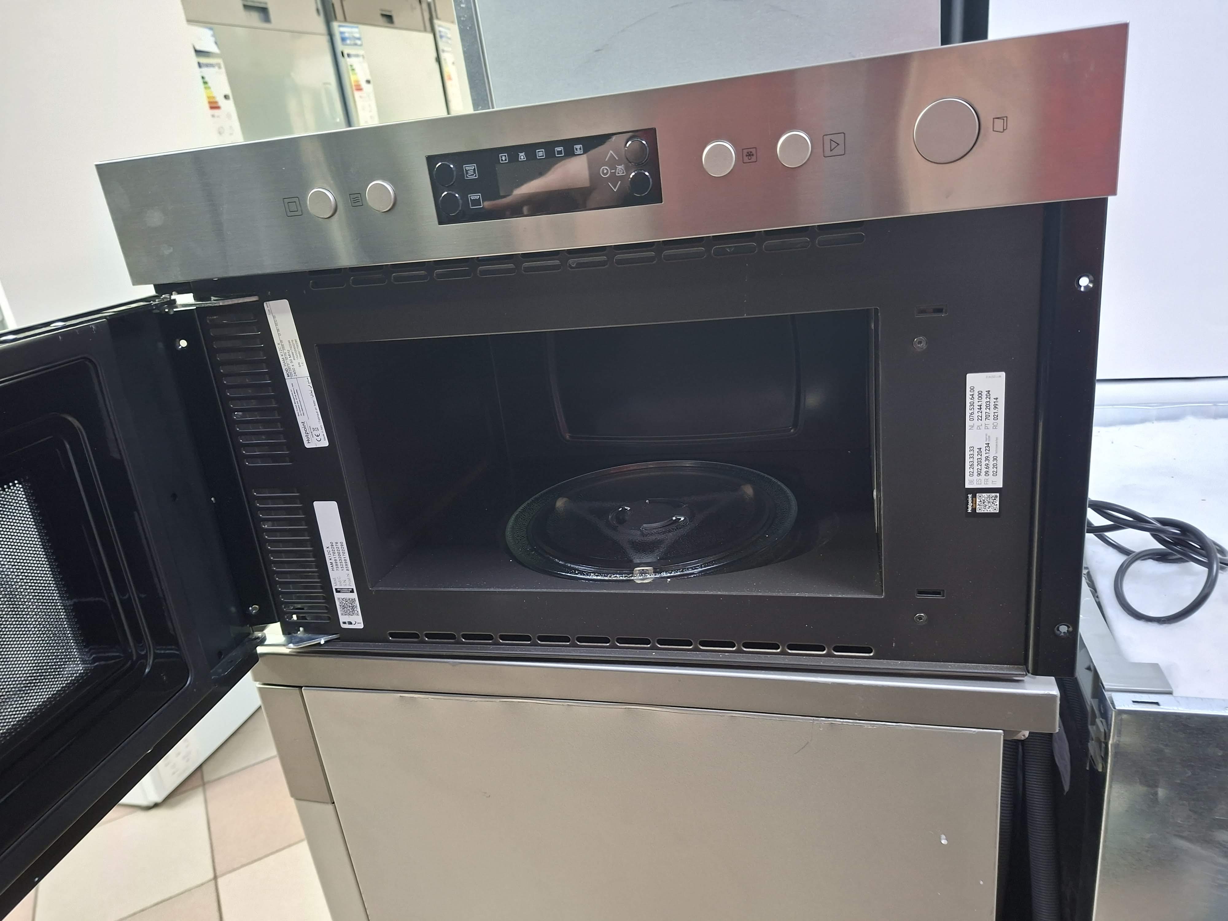 Ugradna mikrotalasna Hotpoint Ariston HAM K12C , 22l.