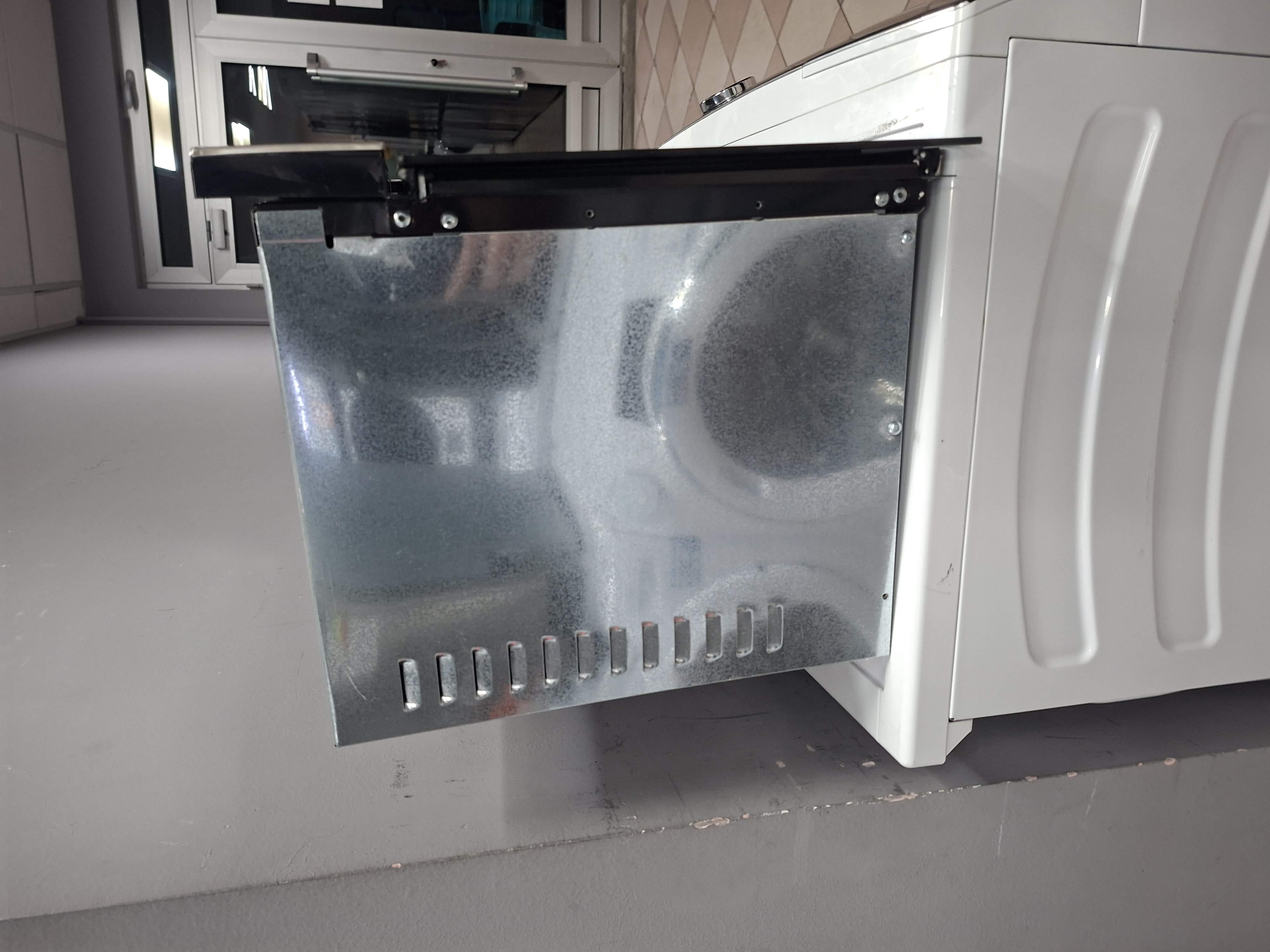 Ugradna mikrotalasna Hotpoint Ariston HAM K12C X , 22l.