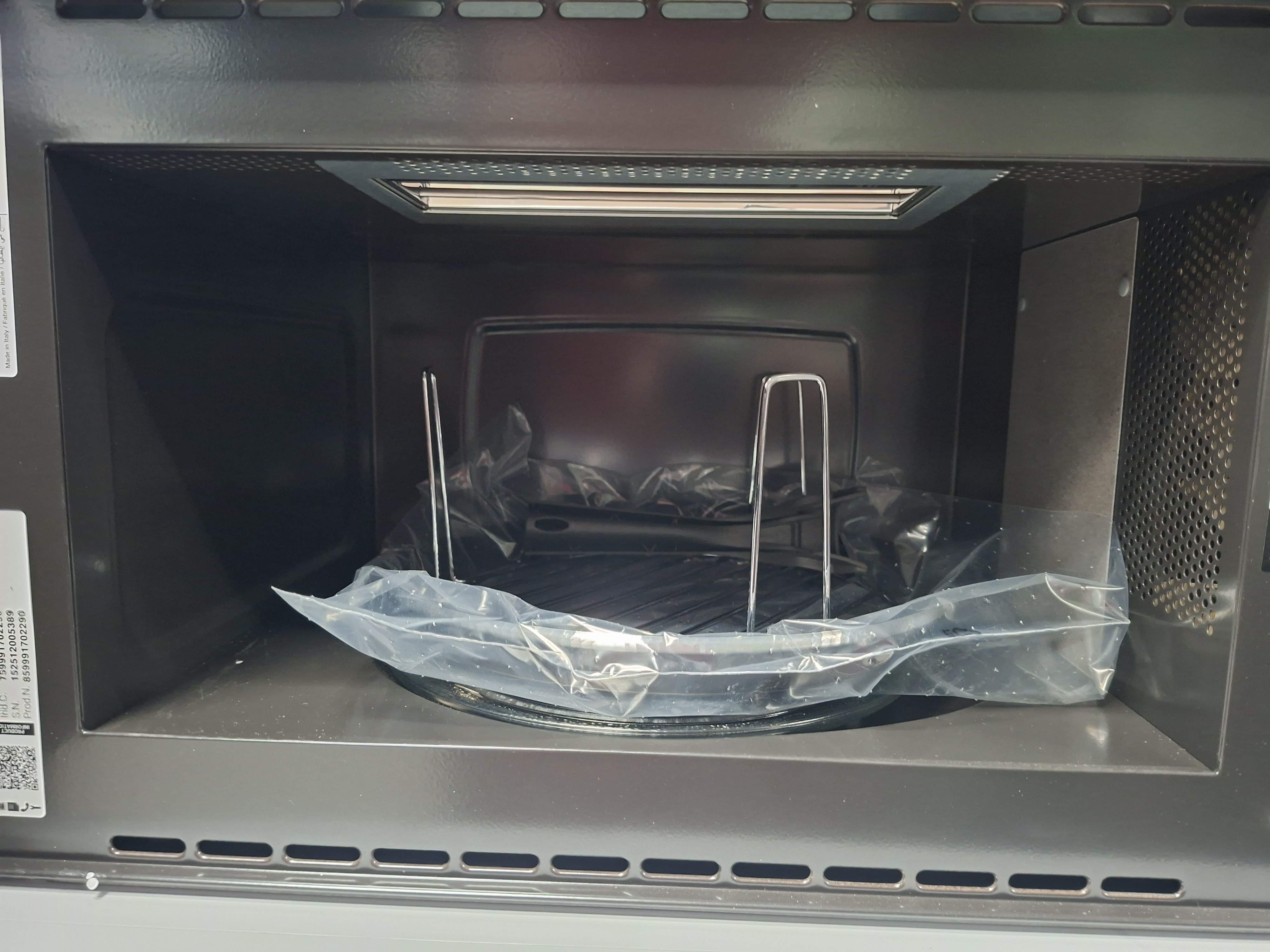 Ugradna mikrotalasna Hotpoint Ariston HAM K12C X , 22l.