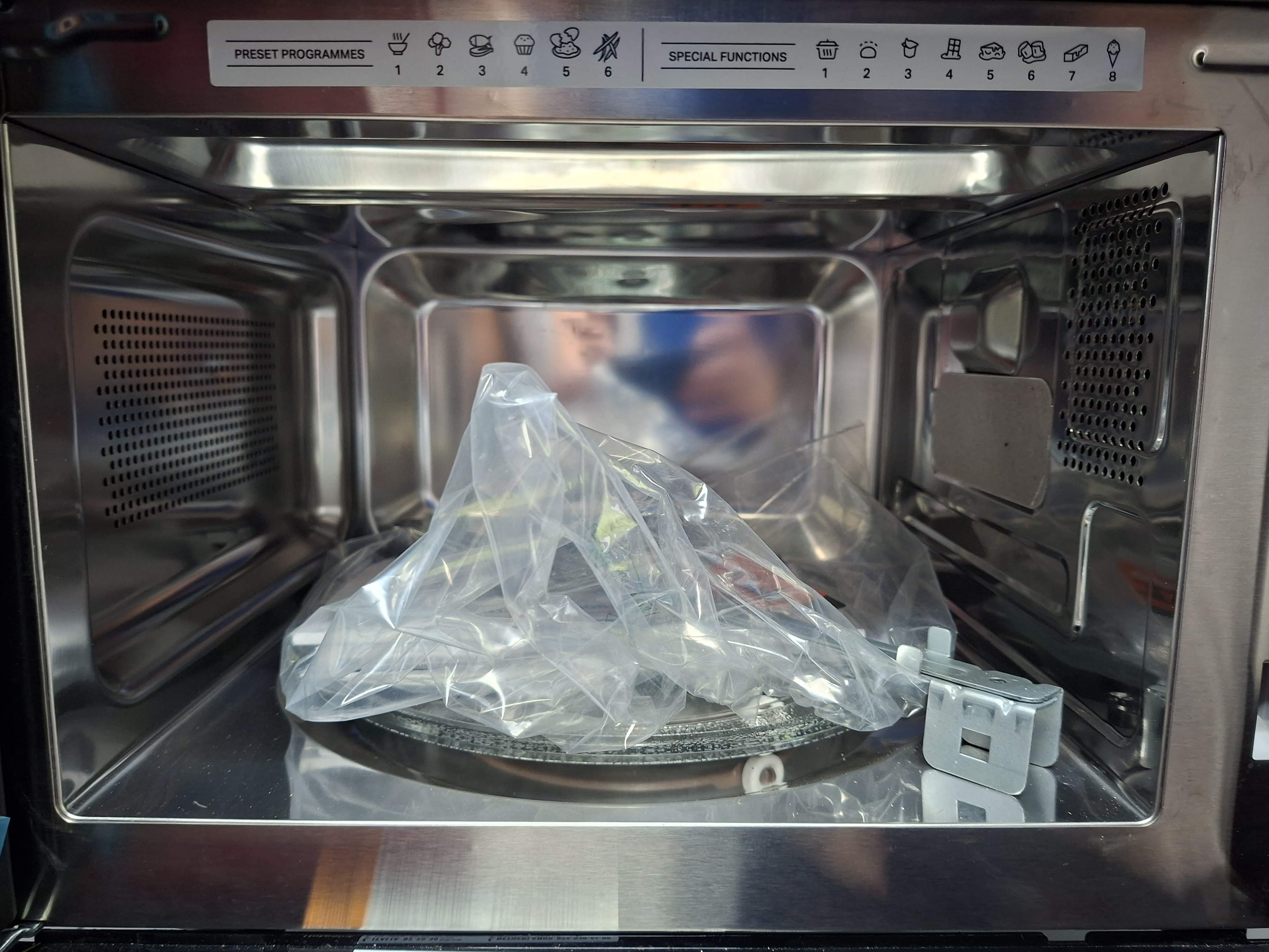 Ugradna mikrotalasna Hotpoint Ariston MF20S IX HA, 20 l