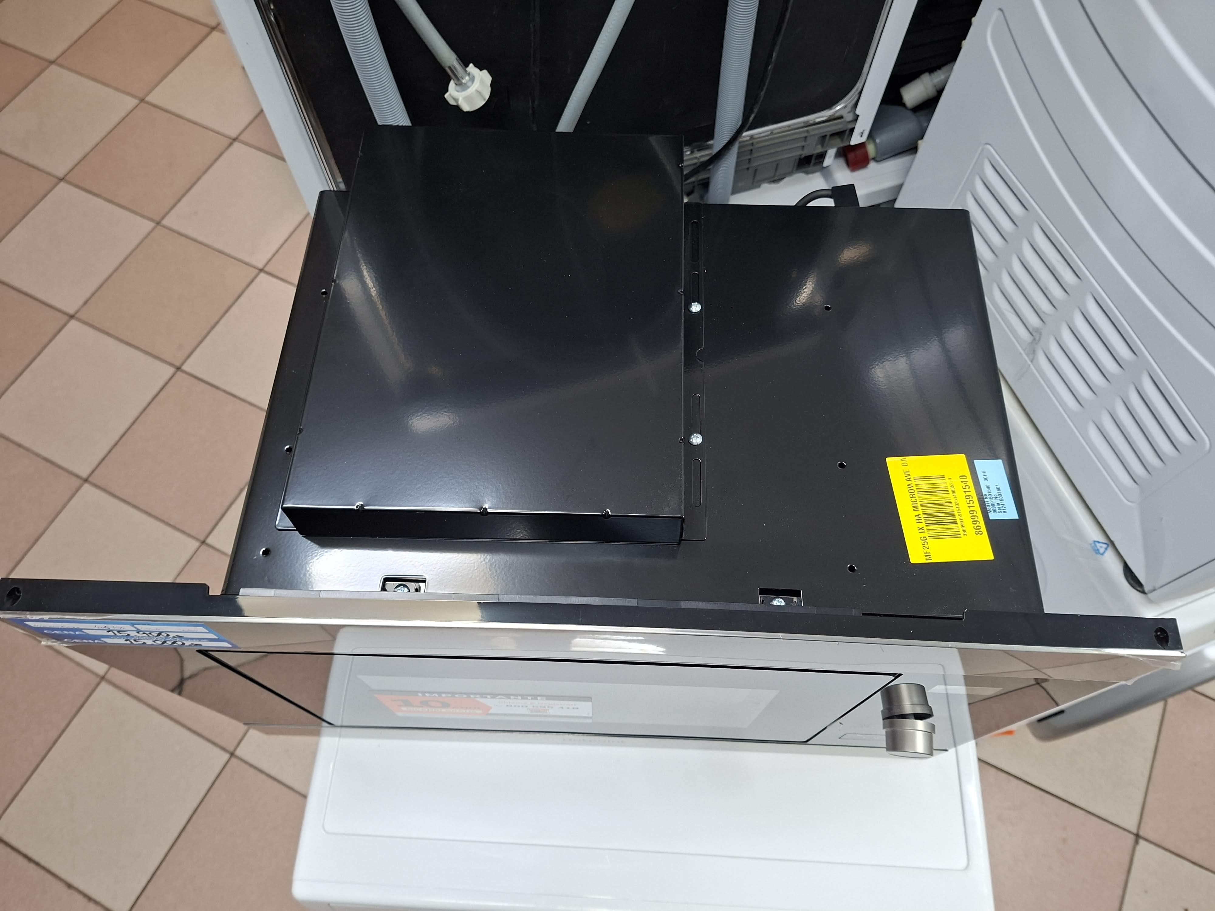 Ugradna mikrotalasna Hotpoint Ariston MF25G IX HA, 20 l