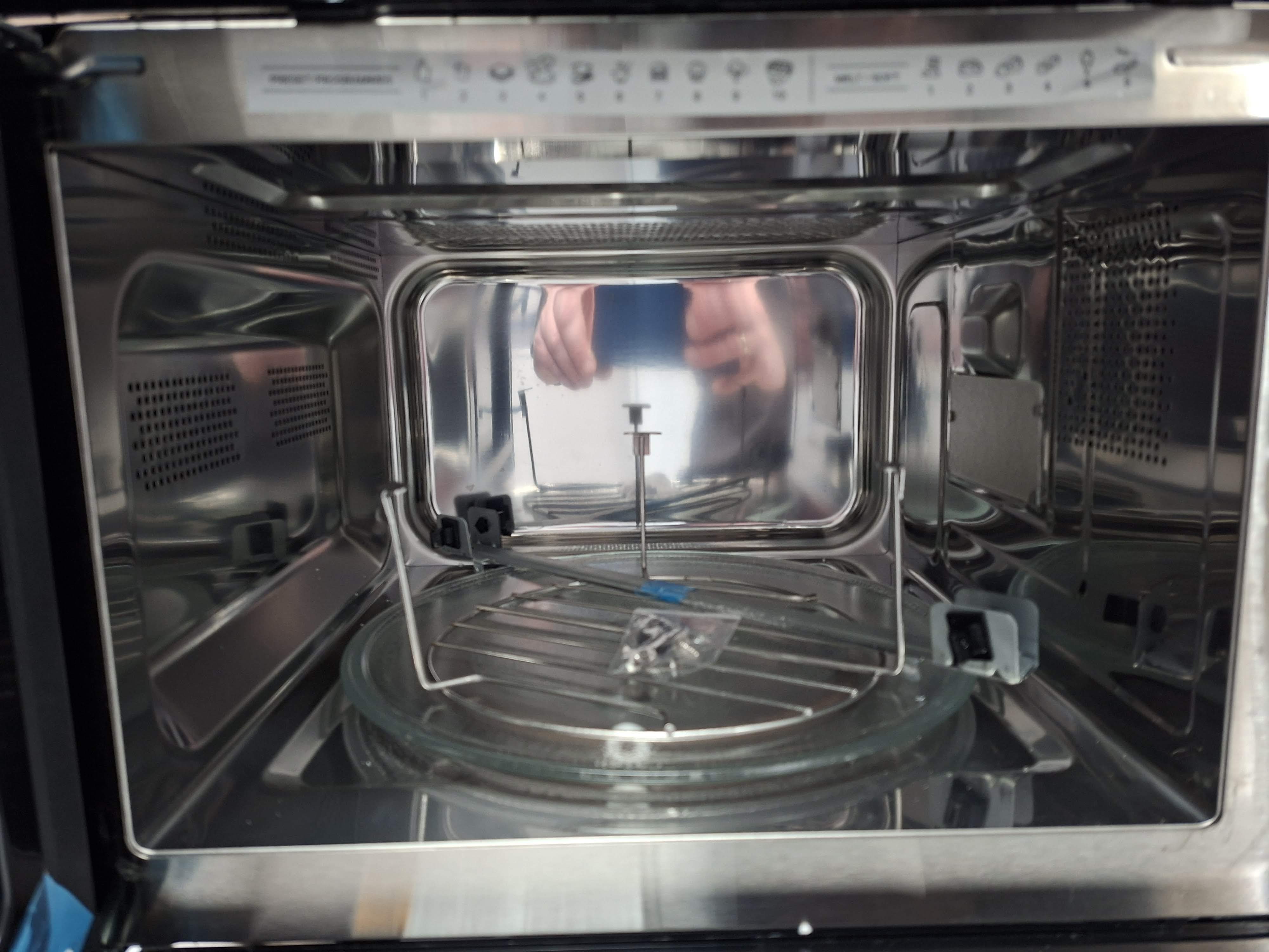 Ugradna mikrotalasna Hotpoint Ariston MF25G IX HA, 20 l