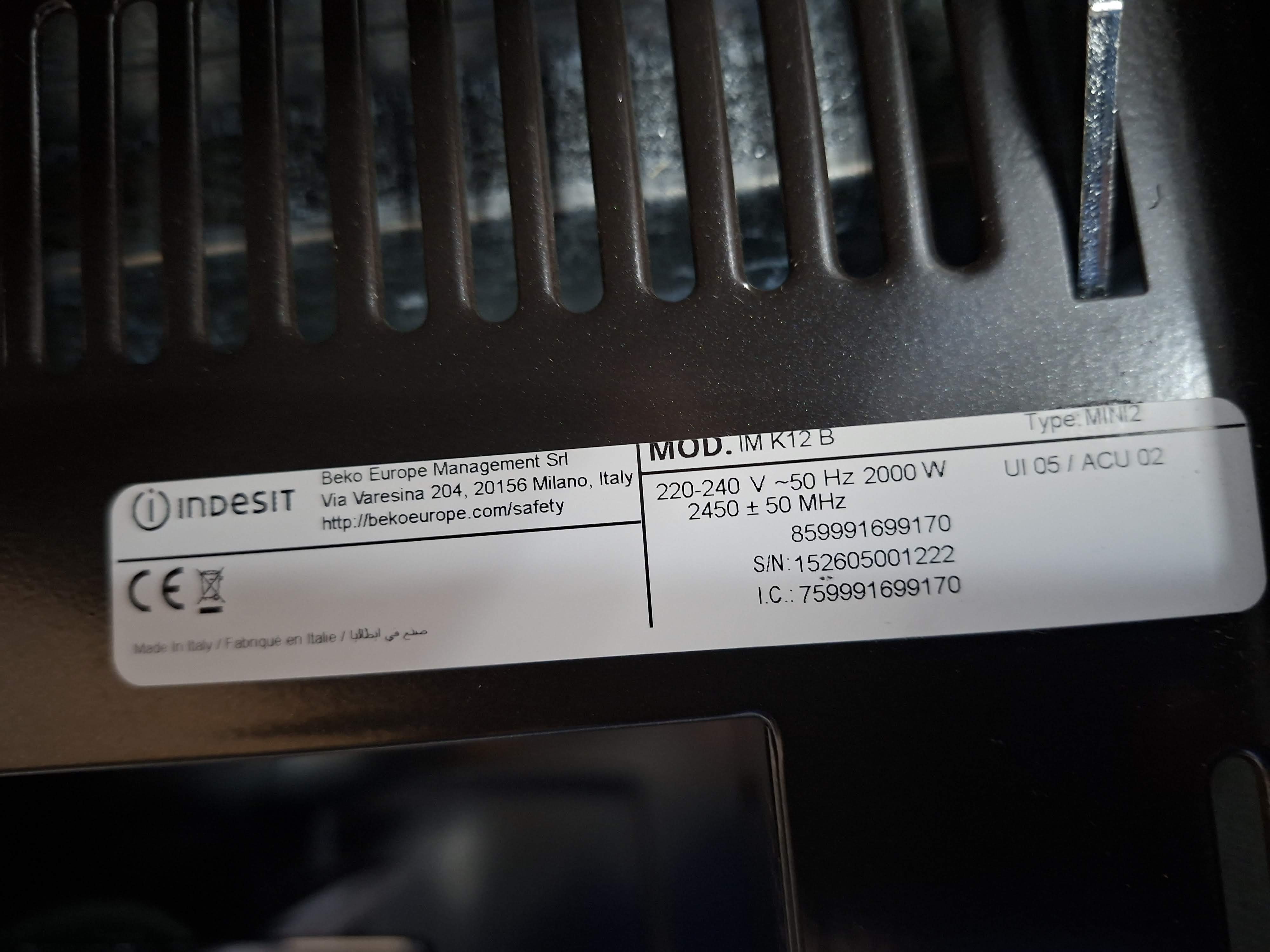 Ugradna Mikrotalasna Indesit IM K12 B , 22l.