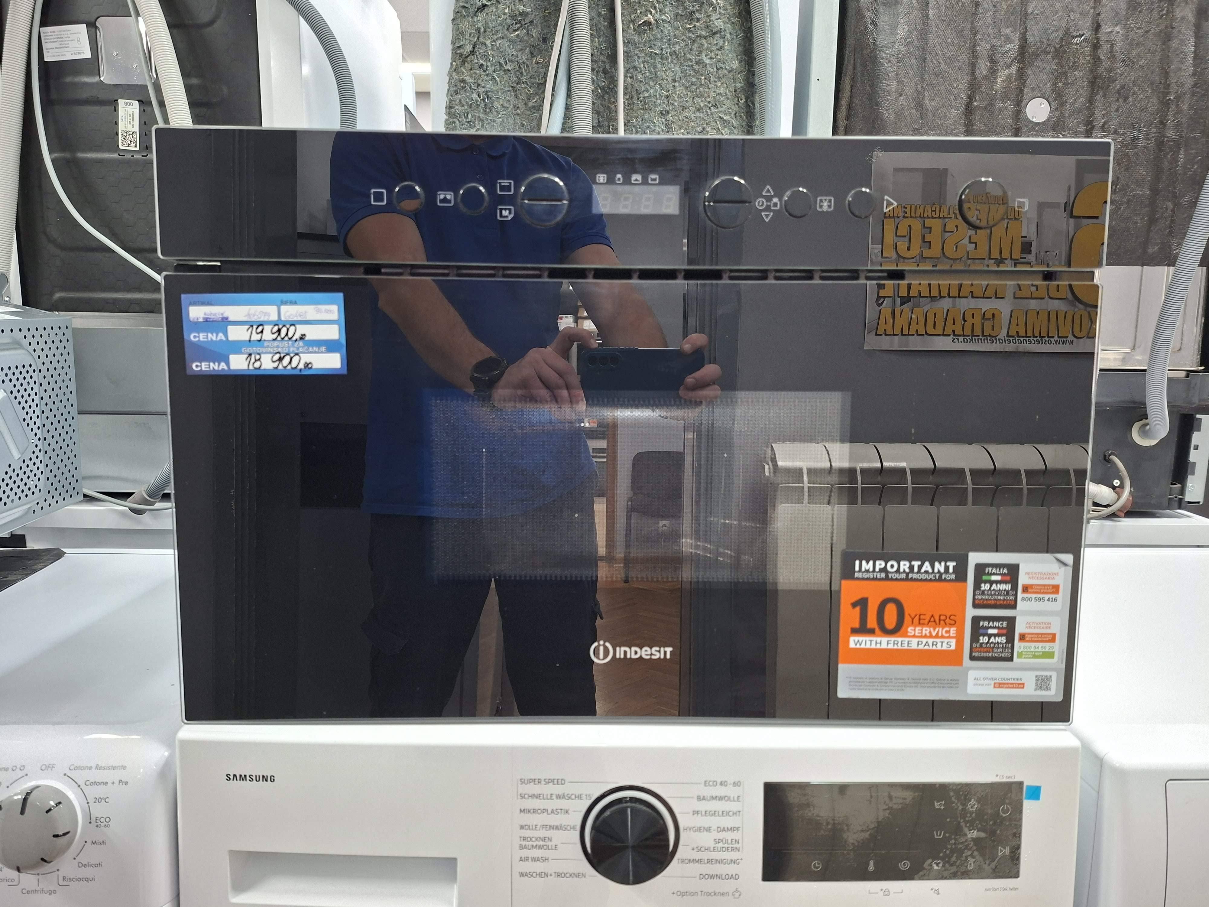 Ugradna Mikrotalasna Indesit IM K12 B , 22l.