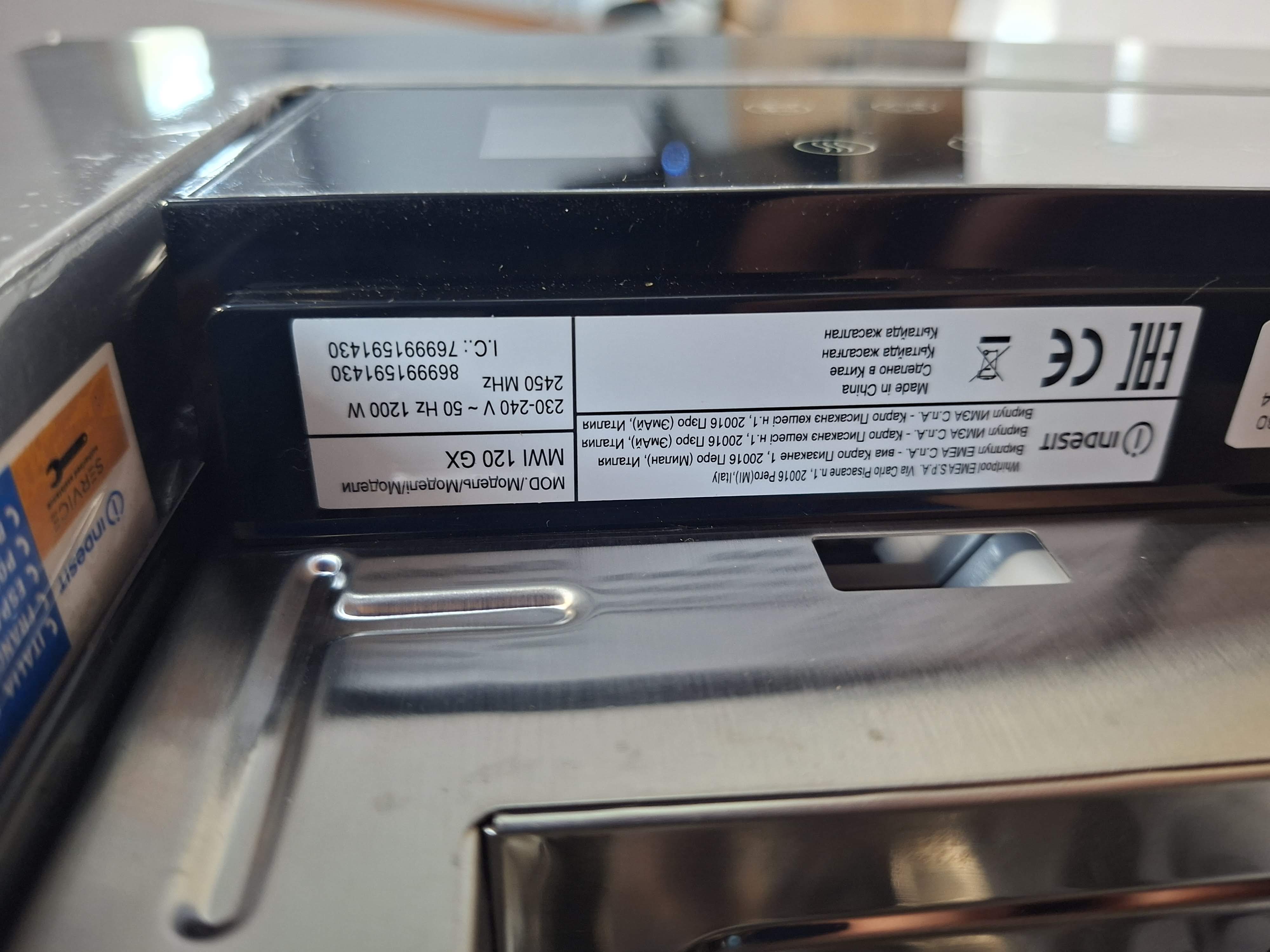 Ugradna Mikrotalasna Indesit MWI 120 GX, 20L