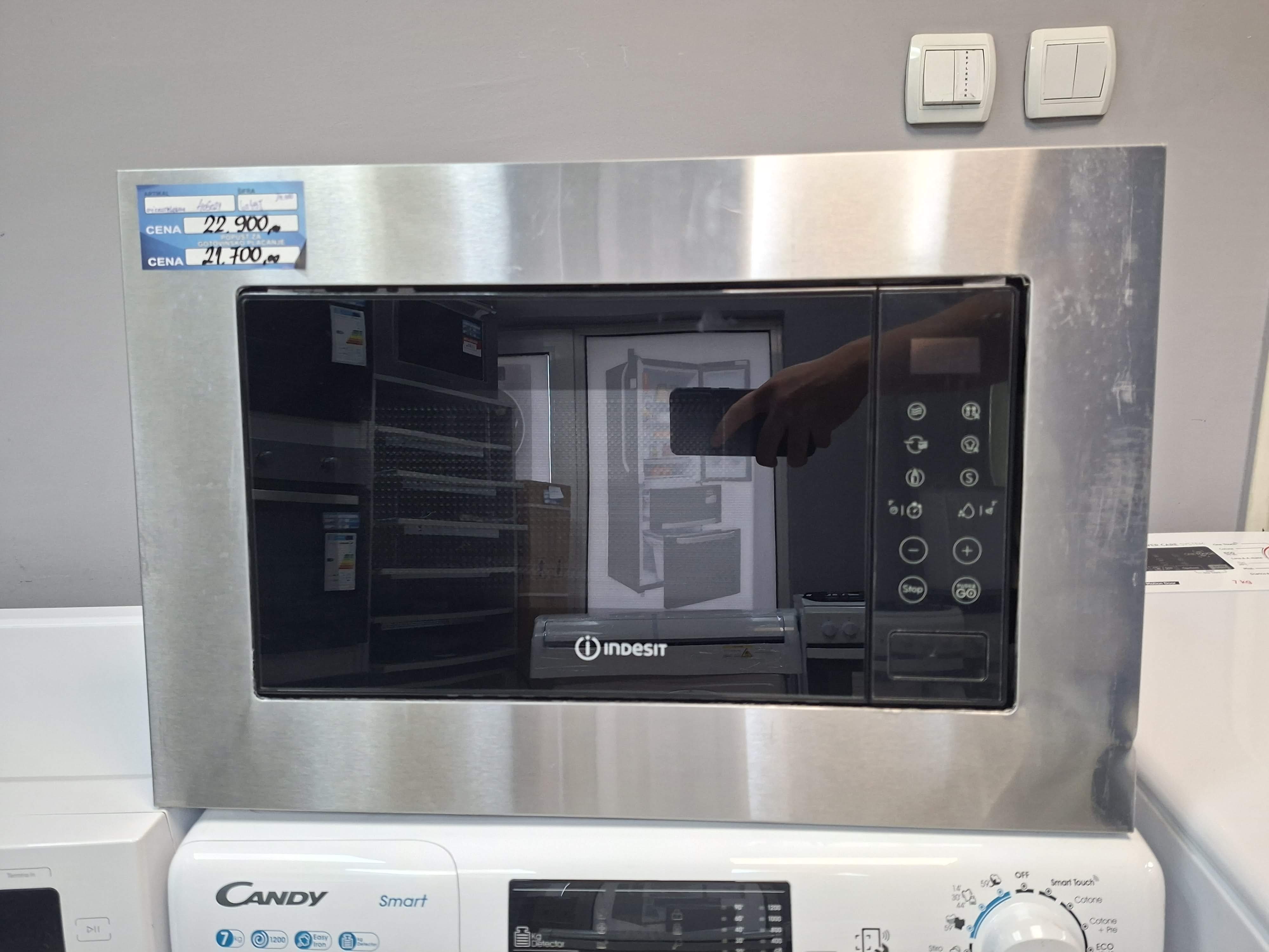 Ugradna Mikrotalasna Indesit MWI 120 GX, 20L