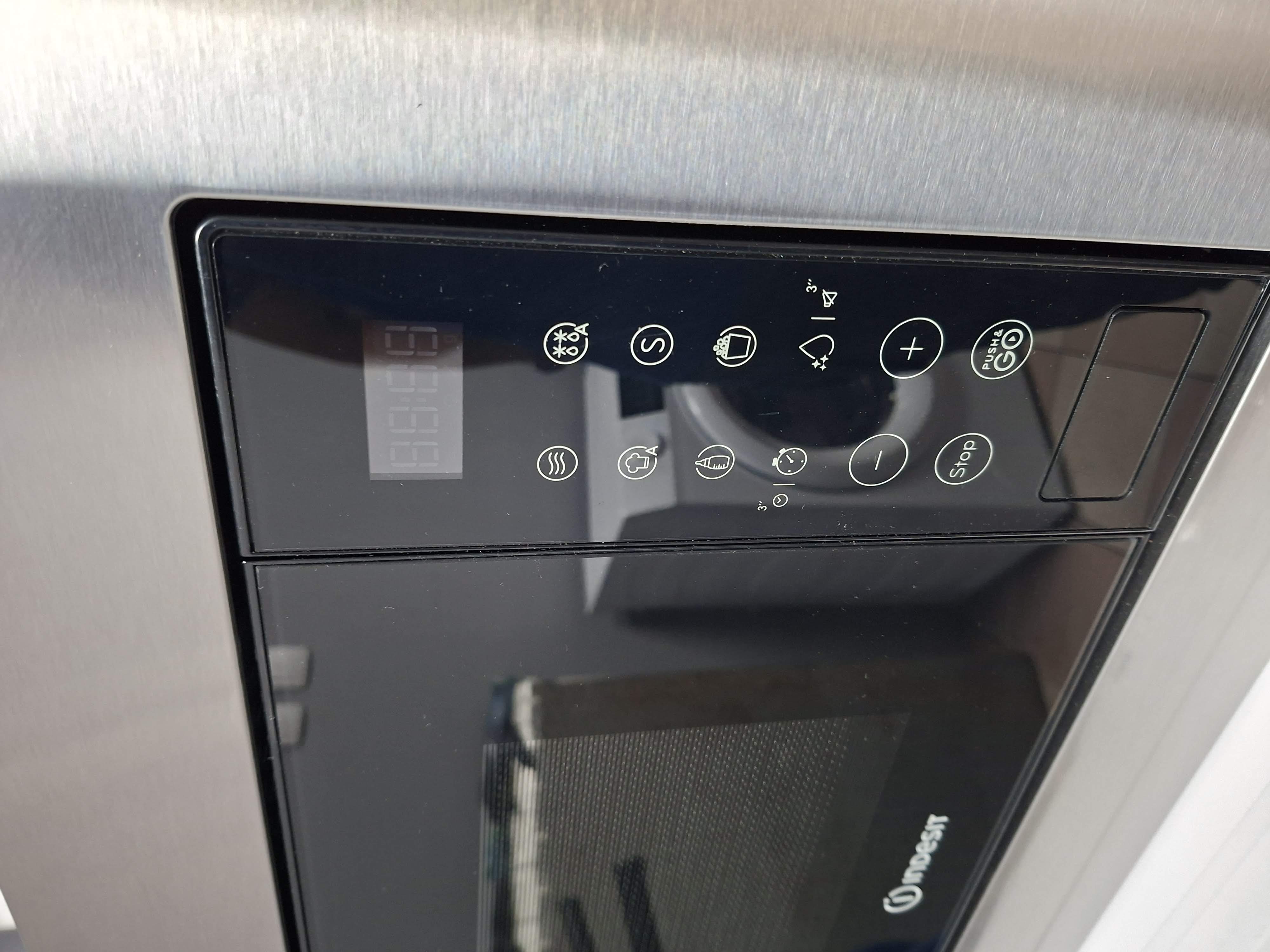 Ugradna Mikrotalasna Indesit MWI 120 SX, 20L