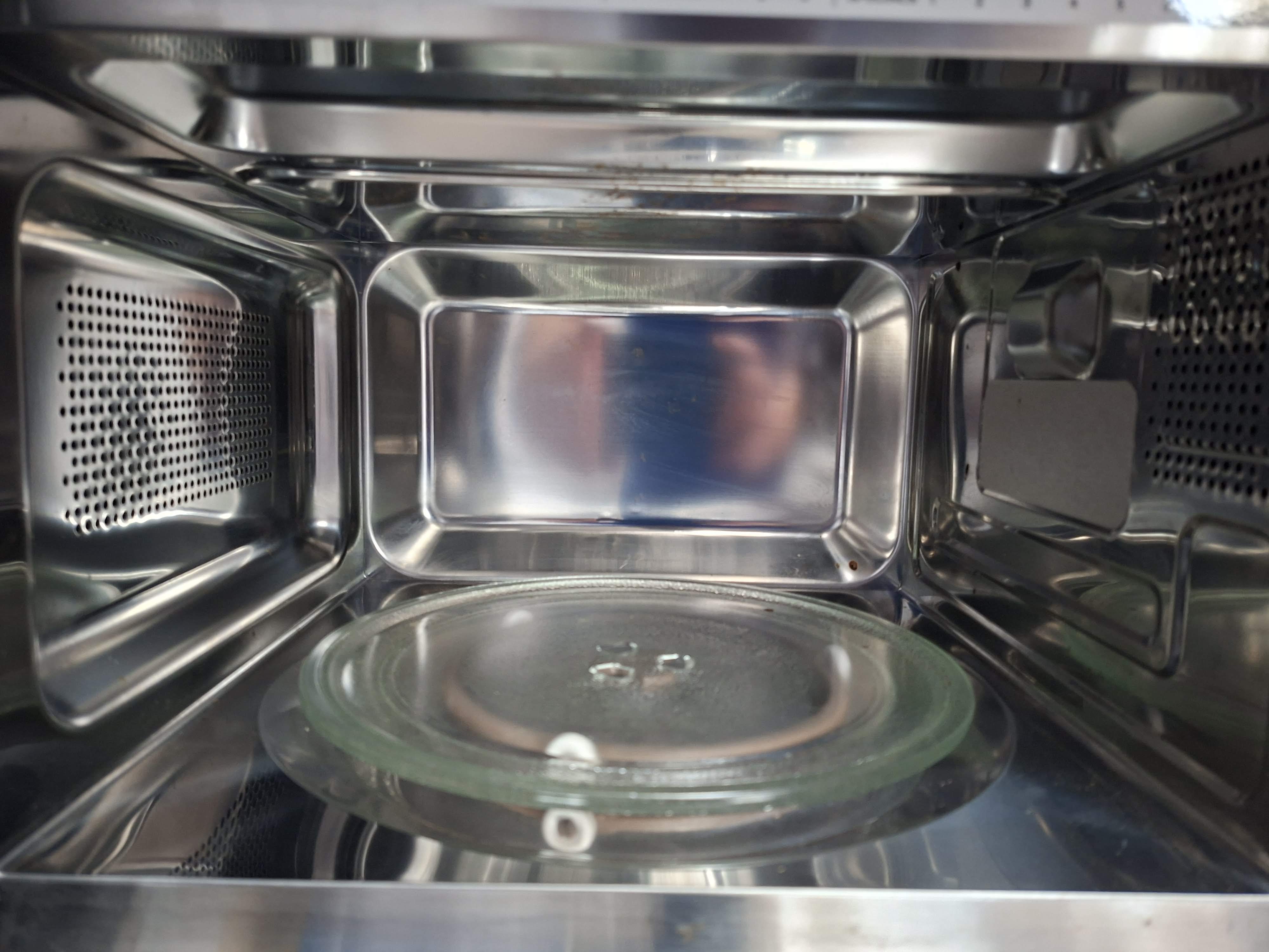 Ugradna Mikrotalasna Indesit MWI 120 SX, 20L