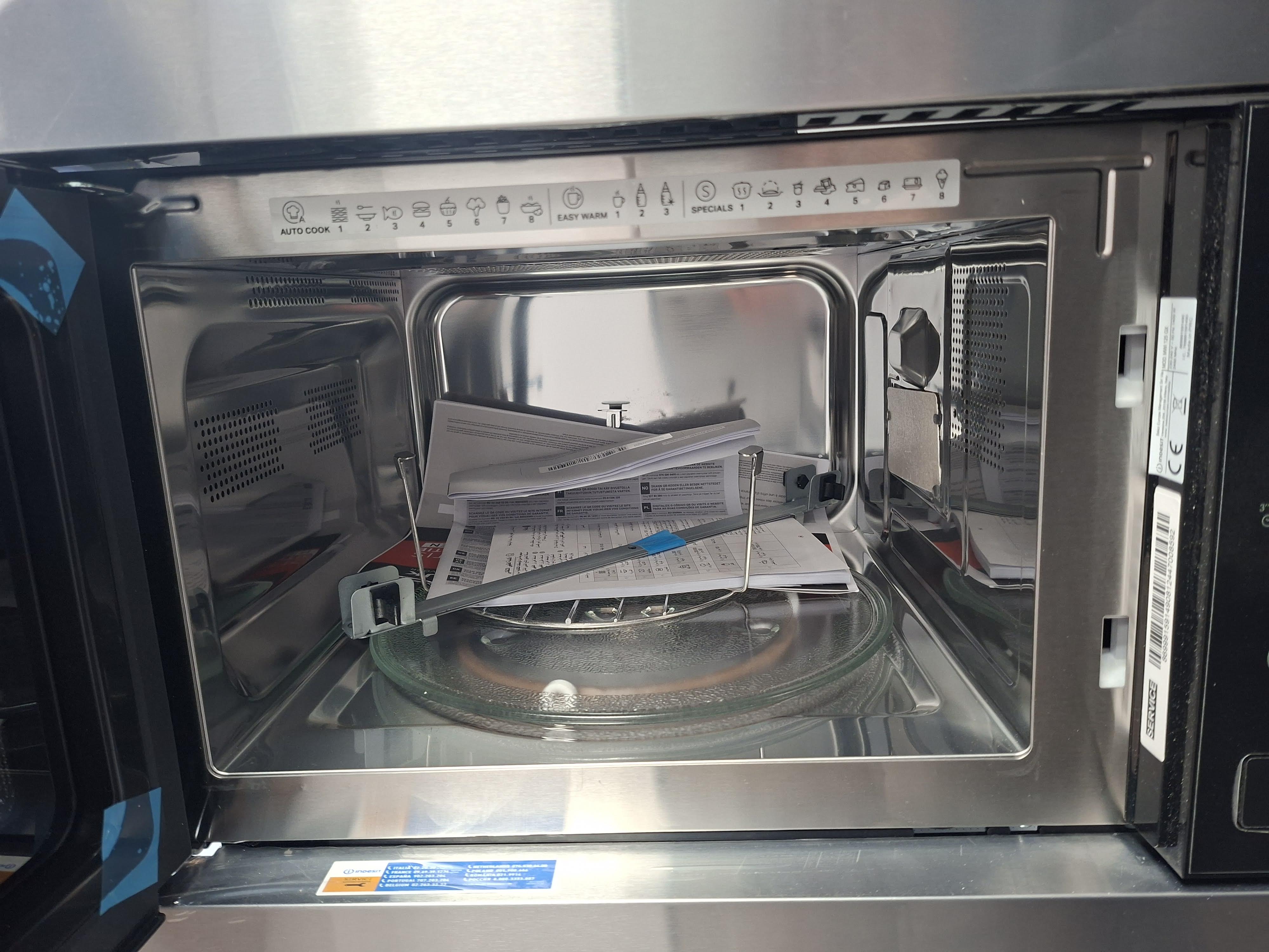 Ugradna Mikrotalasna NOVA Indesit MWI 125 GX, 25L , 25L