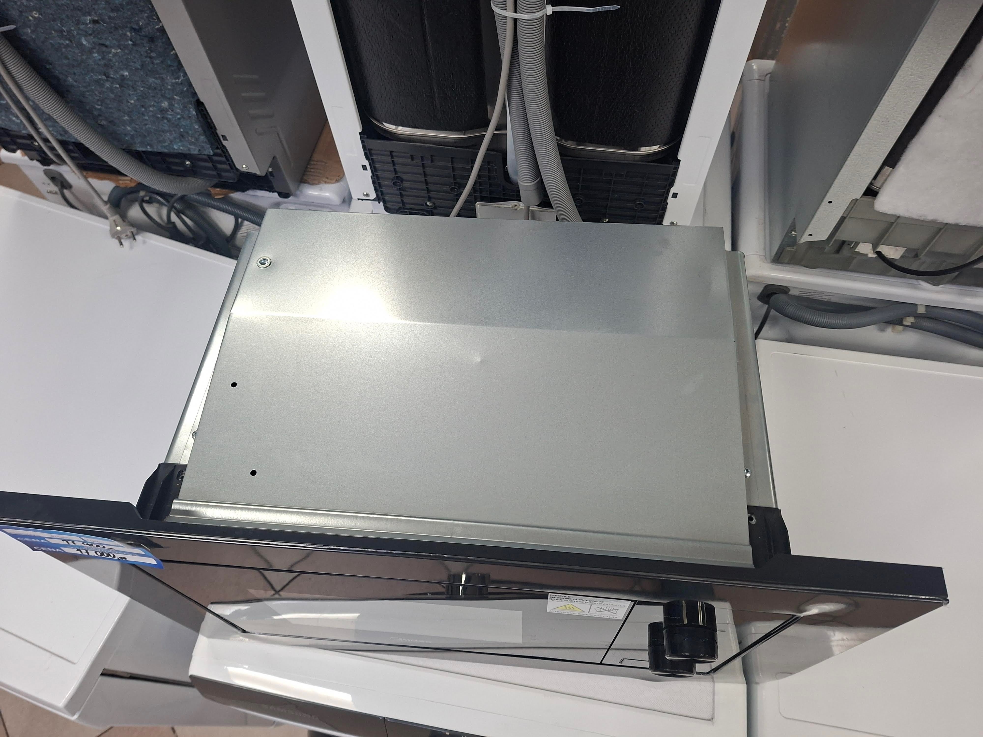 Ugradna Mikrotalasna Midea MW 17 M BK , 17L