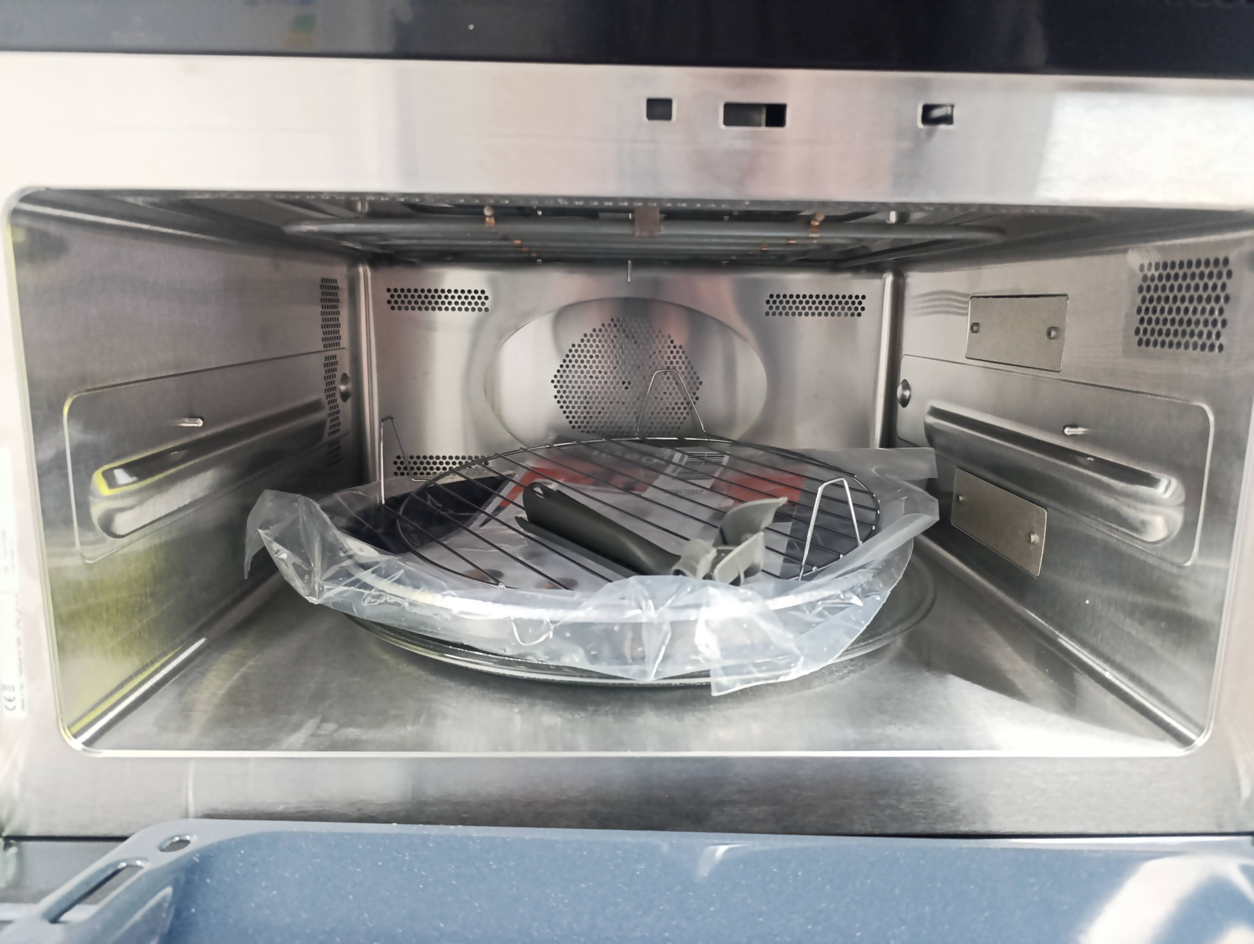 Ugradna mikrotalasna Whirlpool AMW 508/IX , 40l