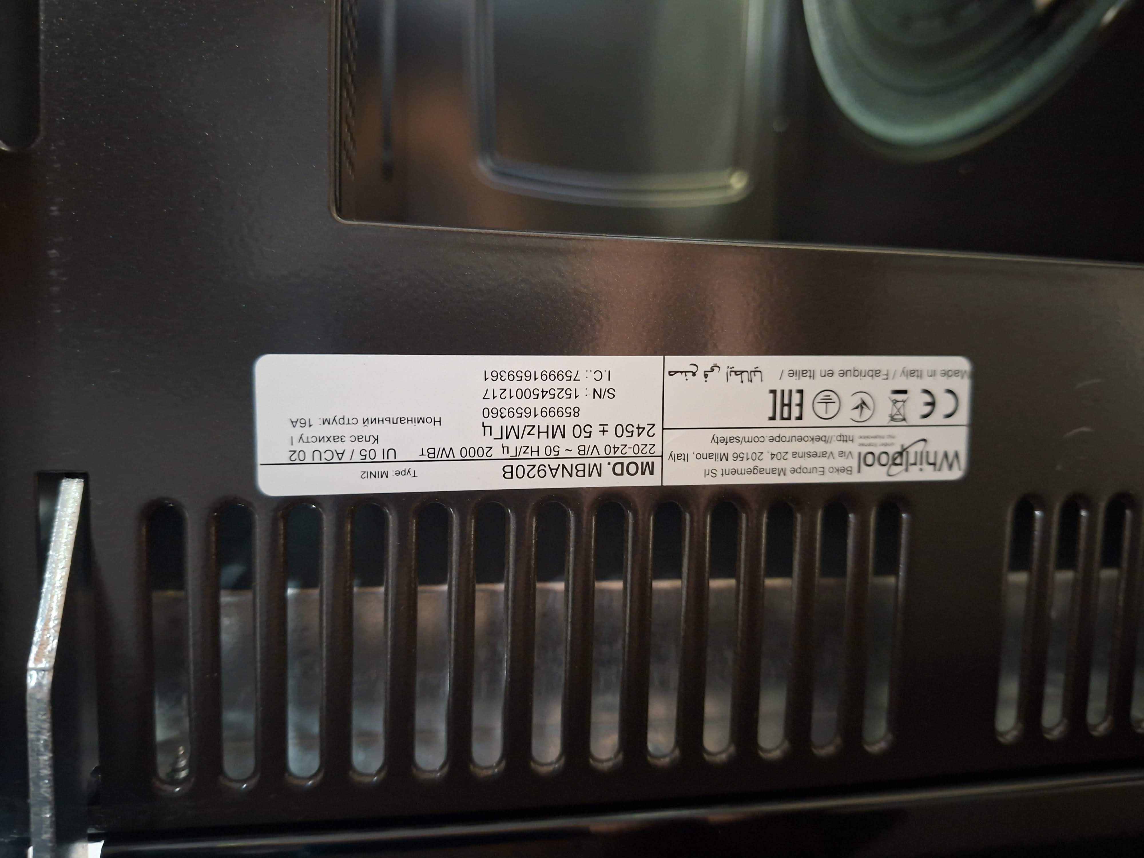 Ugradna Mikrotalasna Whirlpool MBNA920B , 22L