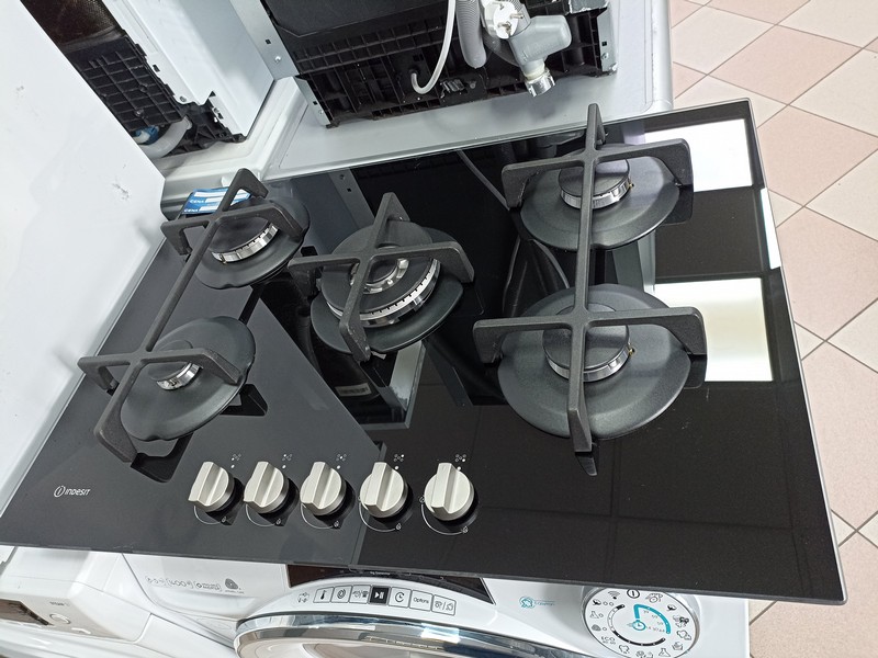 Ugradna Plinska Ploca Indesit ING 72T BK