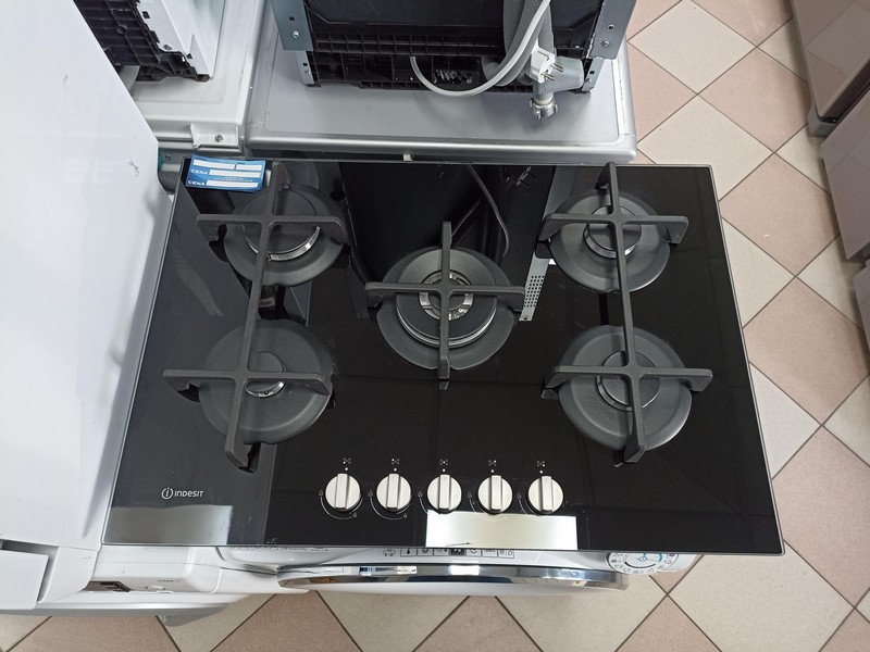 Ugradna Plinska Ploca Indesit ING 72T BK
