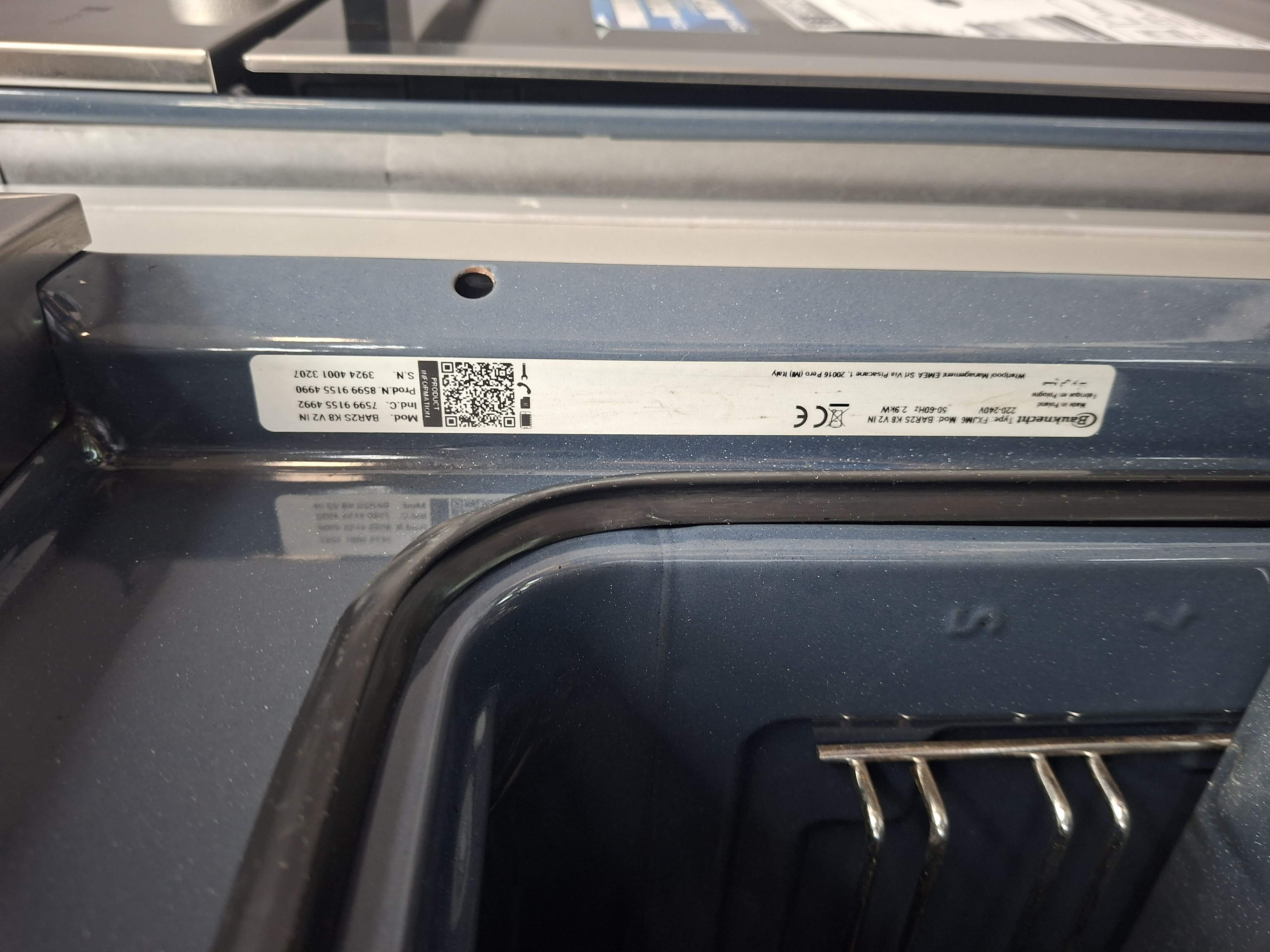Ugradna rerna Bauknecht BAR2S K8 V2 IN , 71L