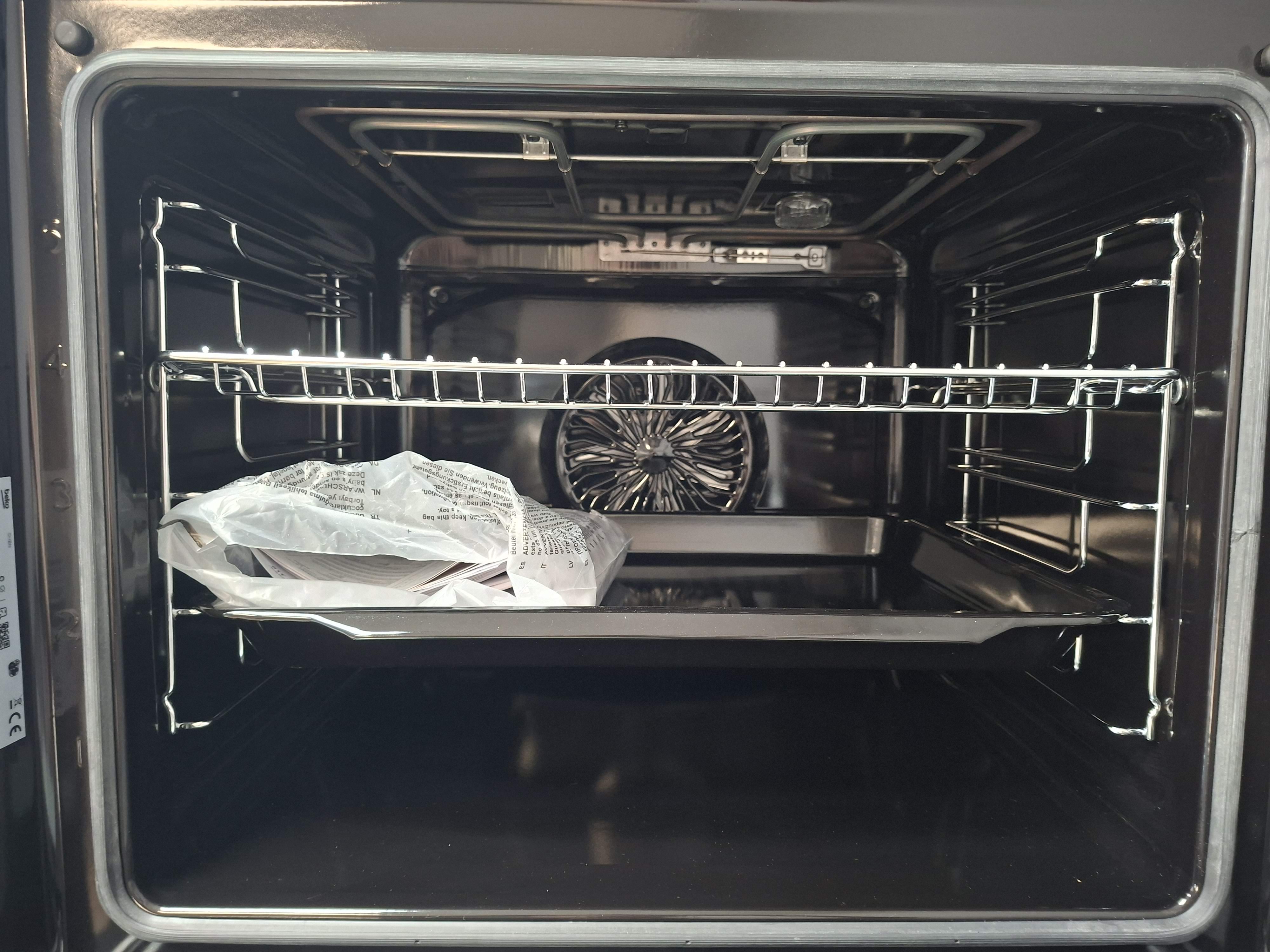 Ugradna Rerna Beko BBSM12320X, 72l