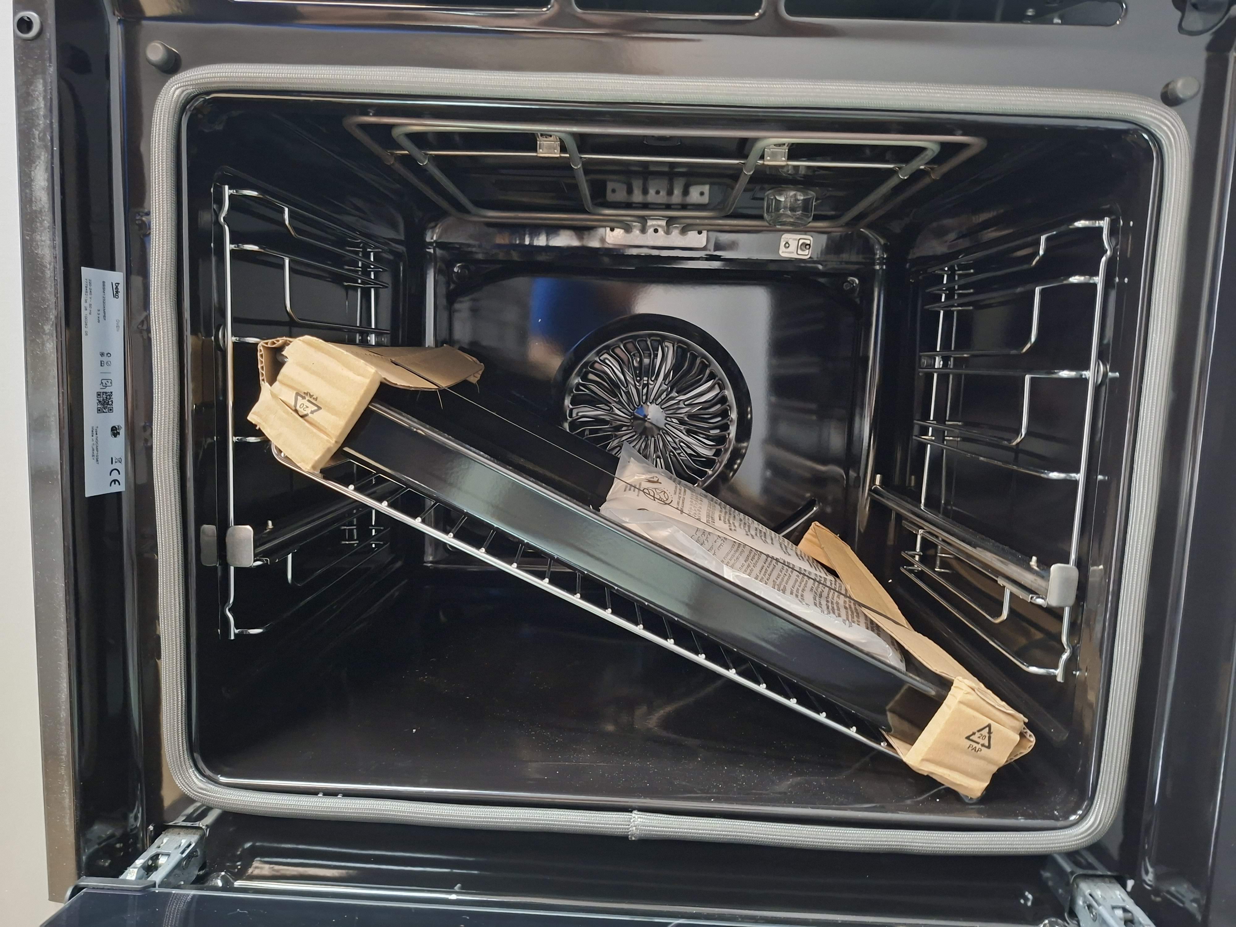Ugradna Rerna Beko BBSM12320XMPEF, 72l