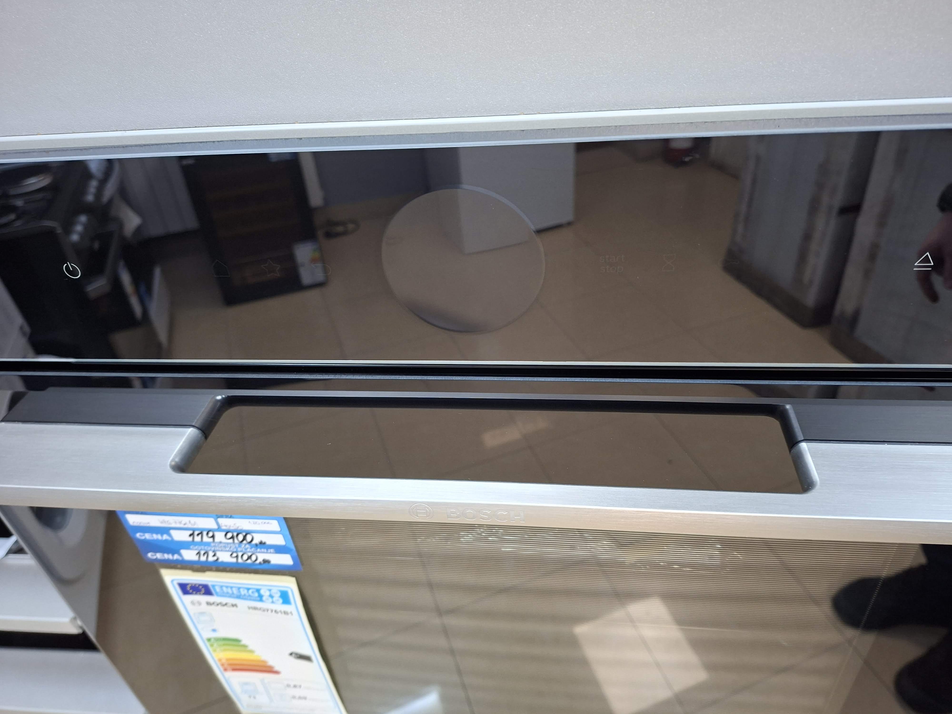 Ugradna Rerna Bosch serija 8 HRG7761B1 , 71l